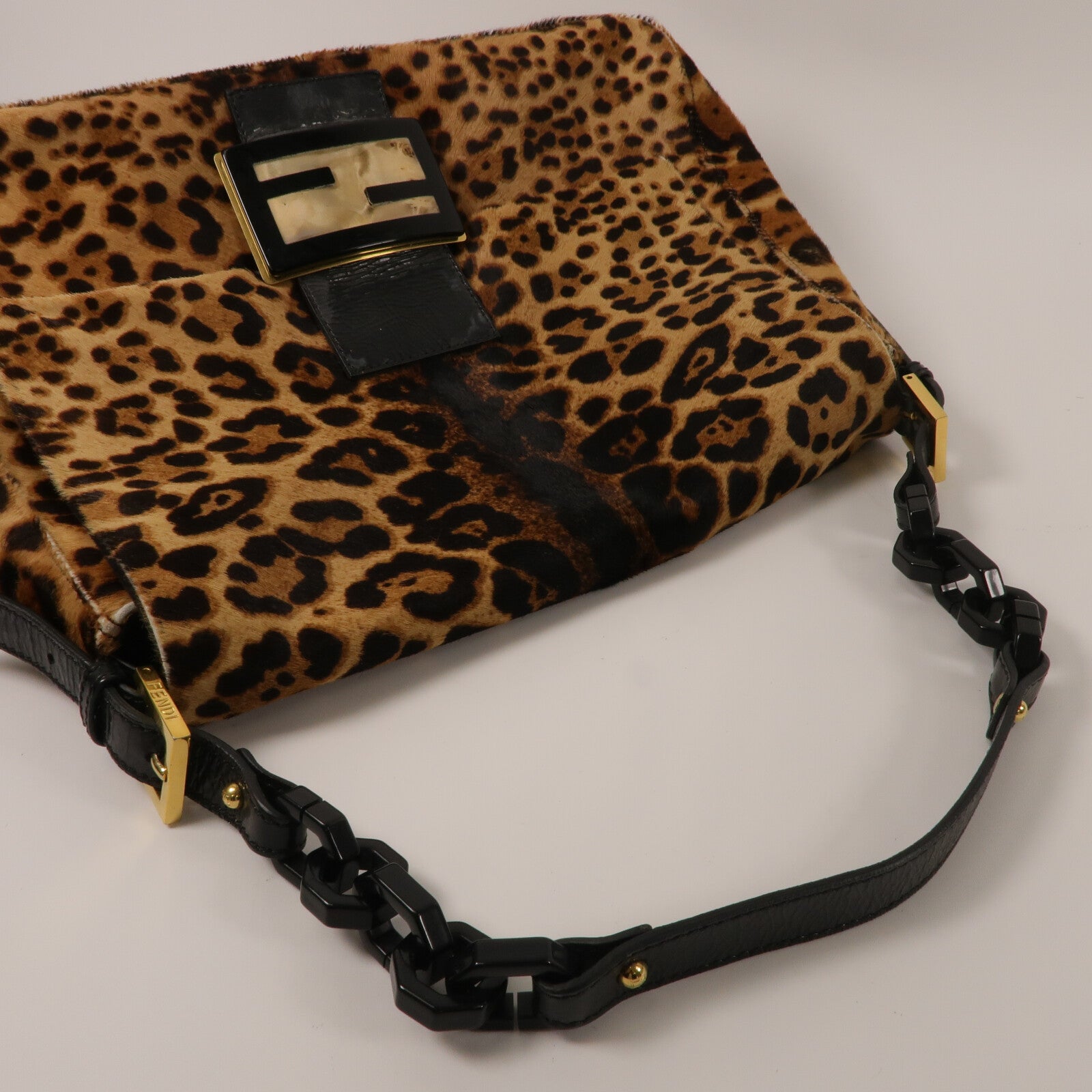 FENDI 牛毛Mama Forever Baguette肩背袋