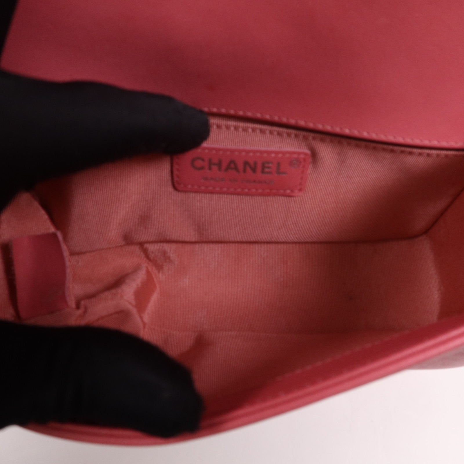 CHANEL 羊皮皮革Boy 20銀扣鏈帶肩背袋