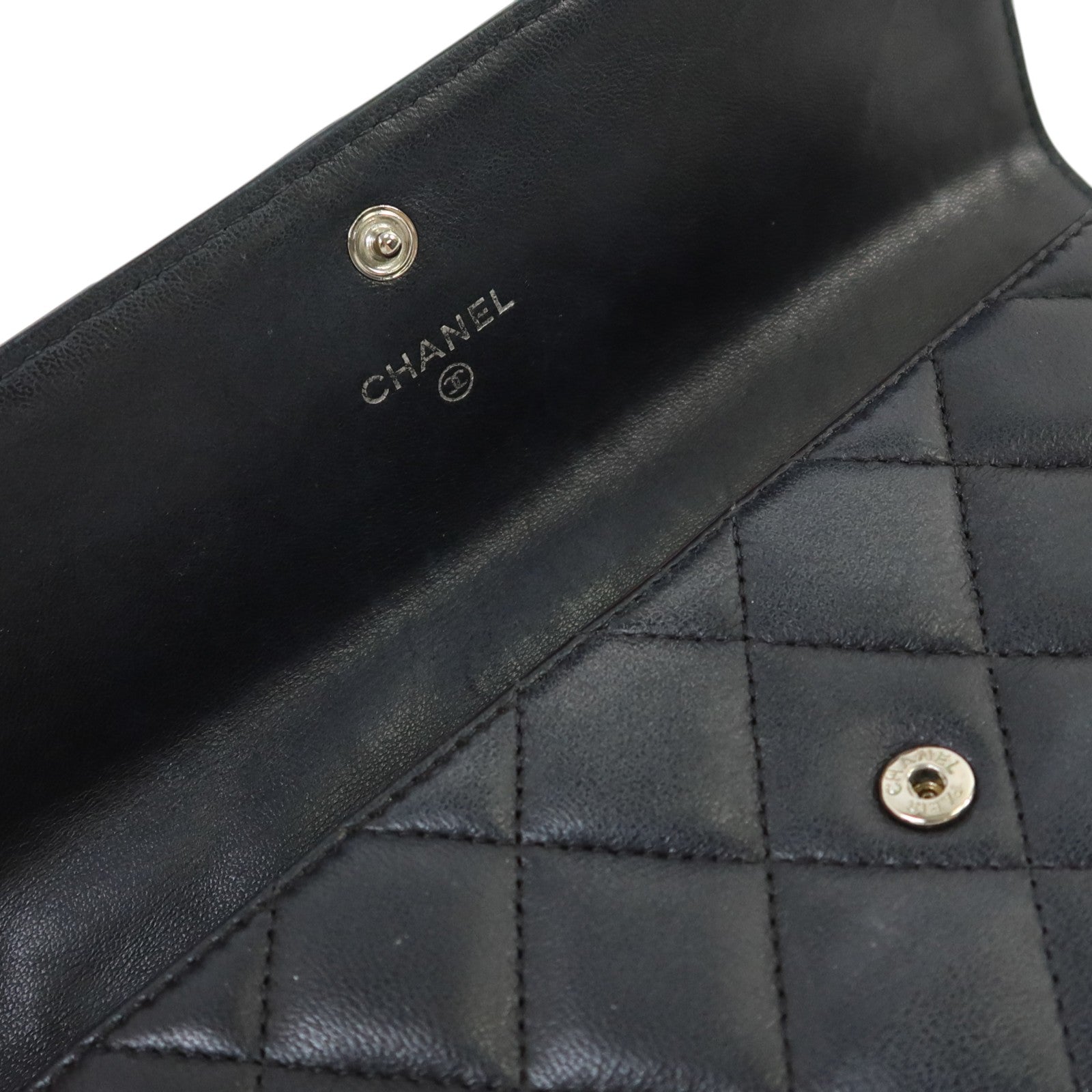 CHANEL 羊皮皮革Fold Wallet銀扣長錢包