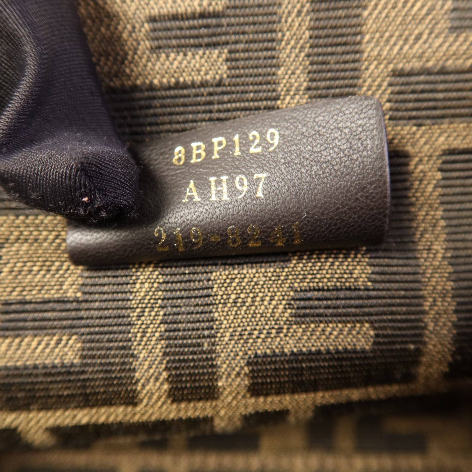 FENDI 蛇皮皮革First Bag金扣肩背袋