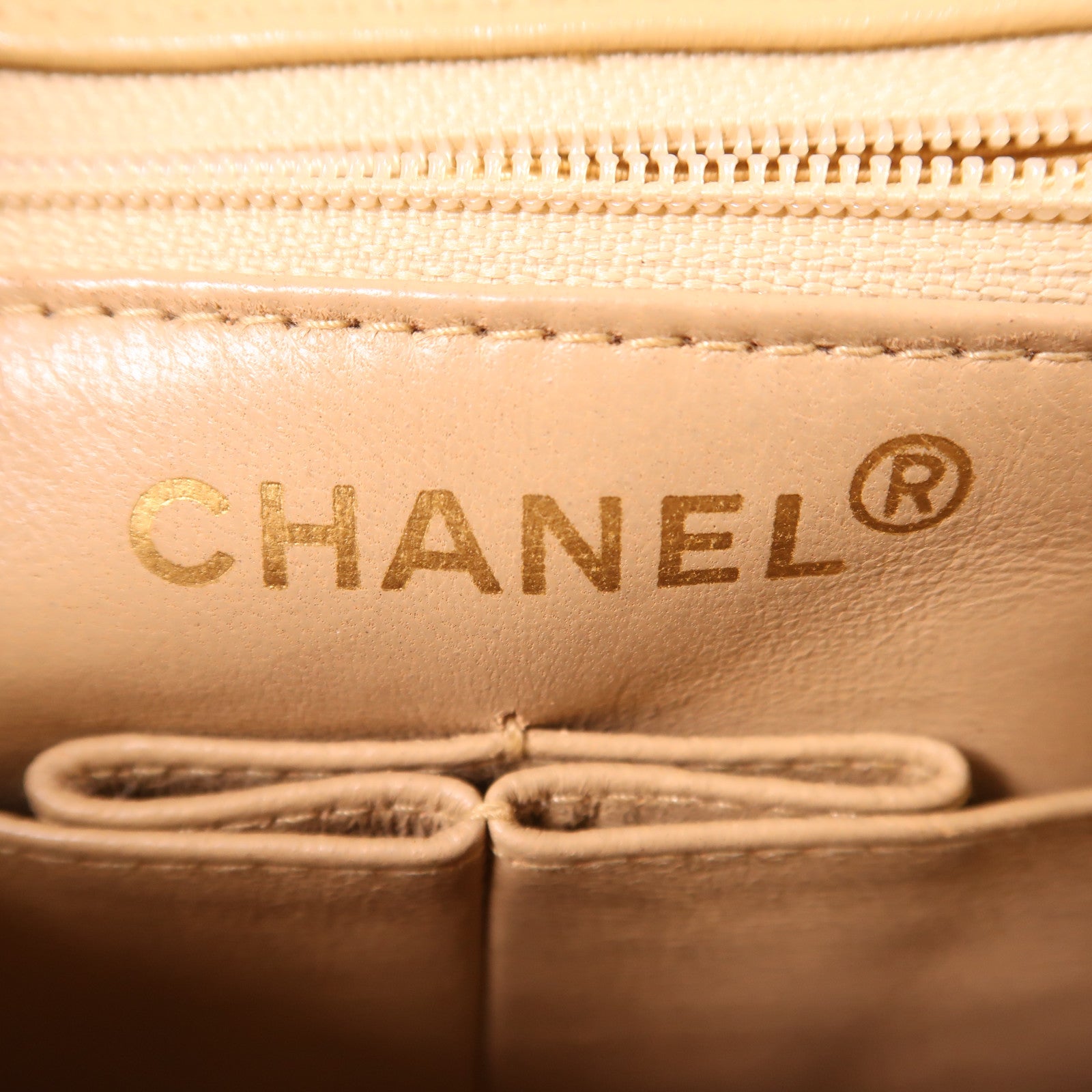 CHANEL 牛皮皮革Chain Shoulder金扣鏈帶肩背袋