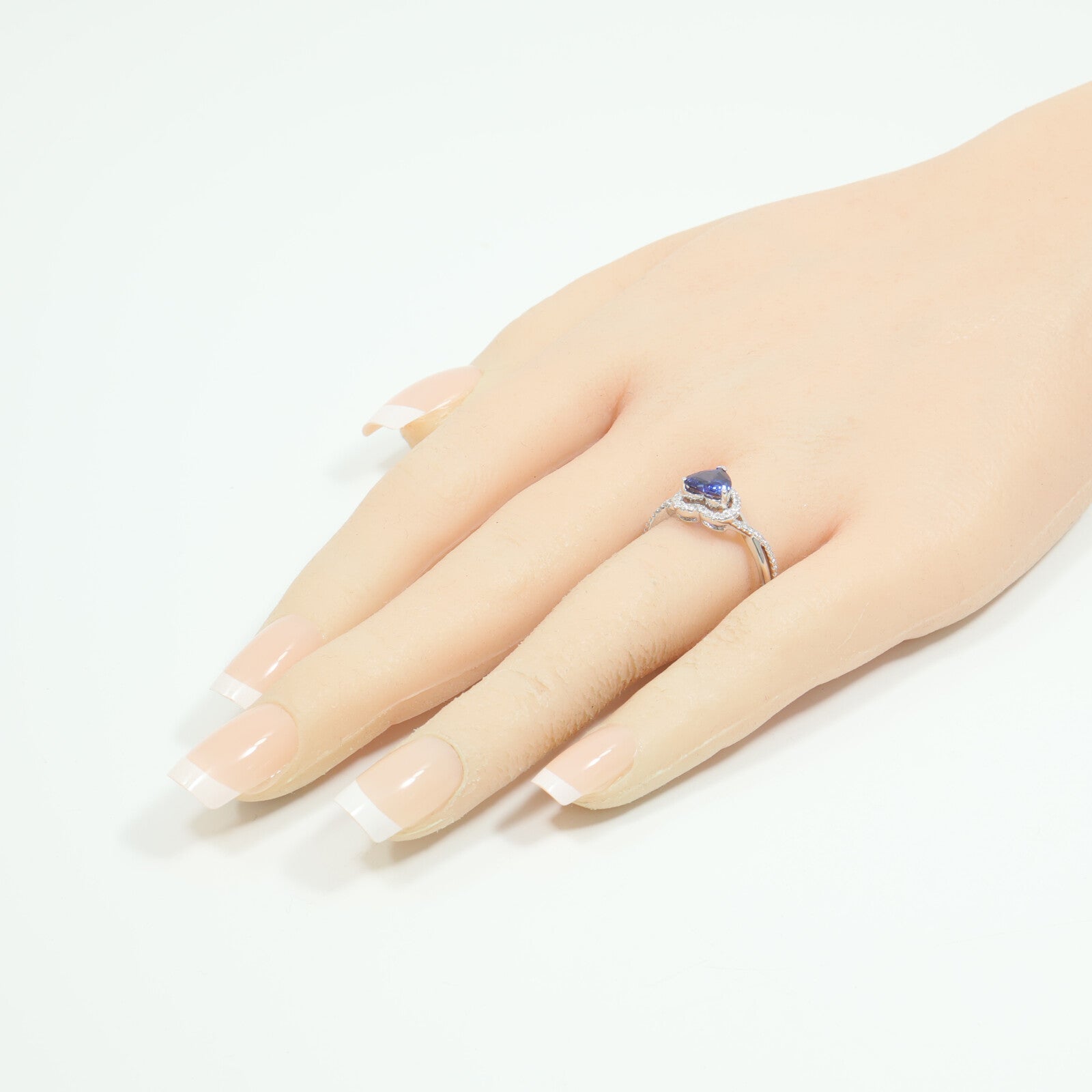 JEWELRY 18K白金Sapphire Diamond Ring藍寶石/鑽石戒指
