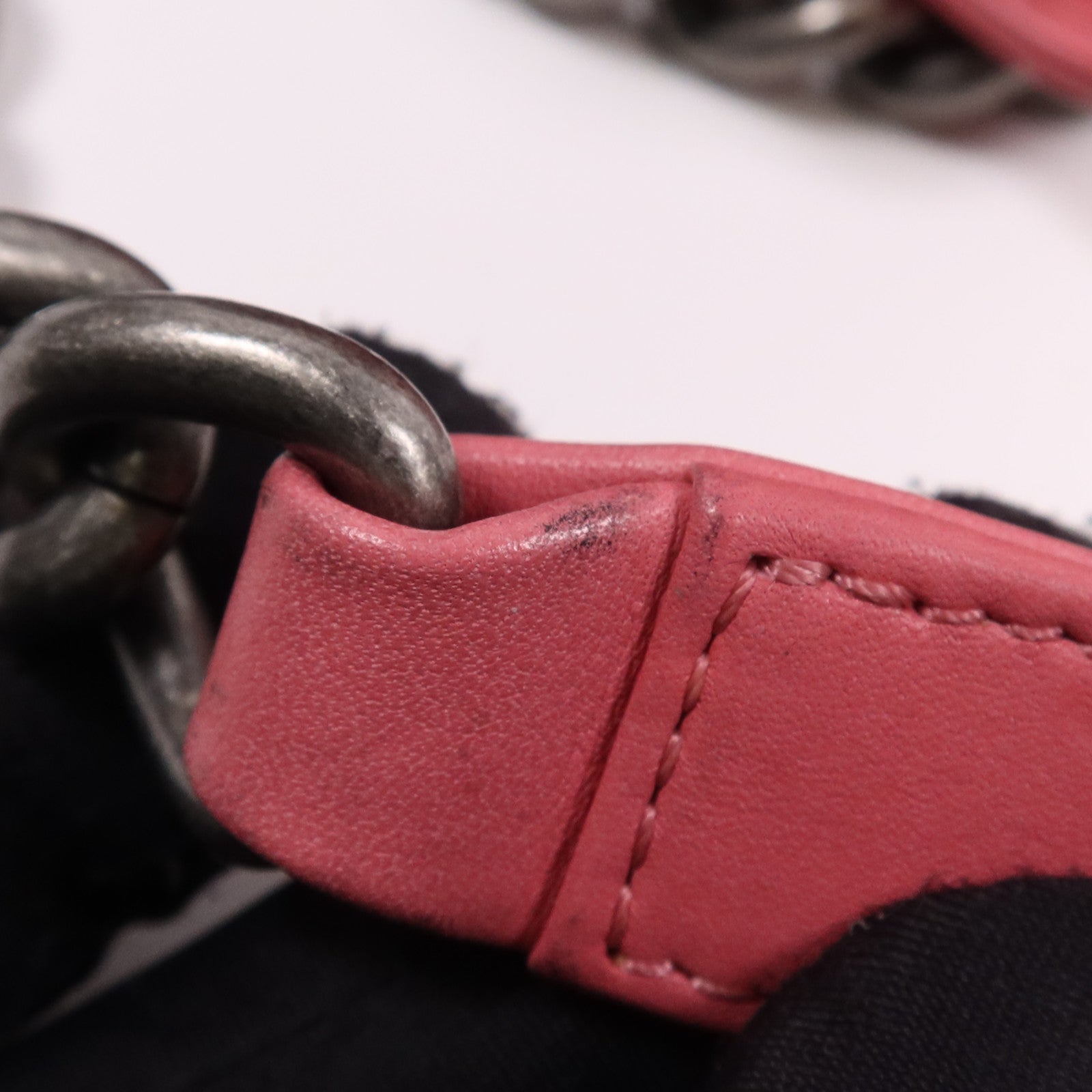 CHANEL 羊皮皮革Boy 20銀扣鏈帶肩背袋