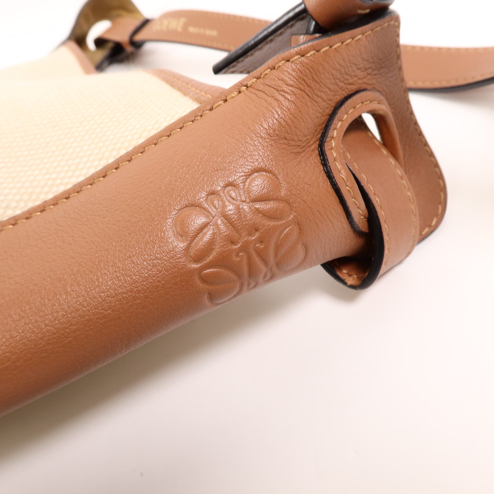 LOEWE 帆布/牛皮皮革Anagram Hobo Bucket Bag肩背袋