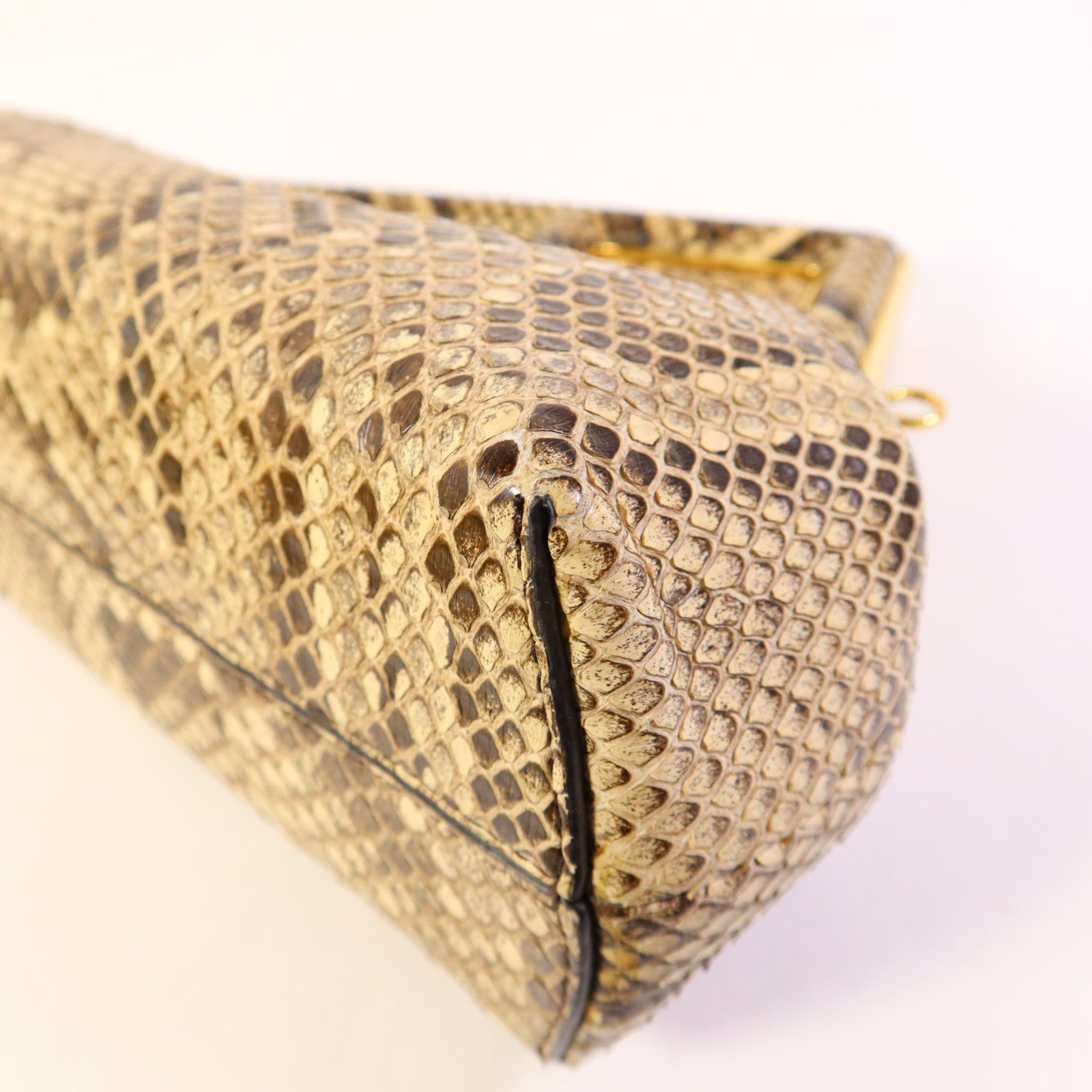 FENDI 蛇皮皮革First Bag金扣肩背袋