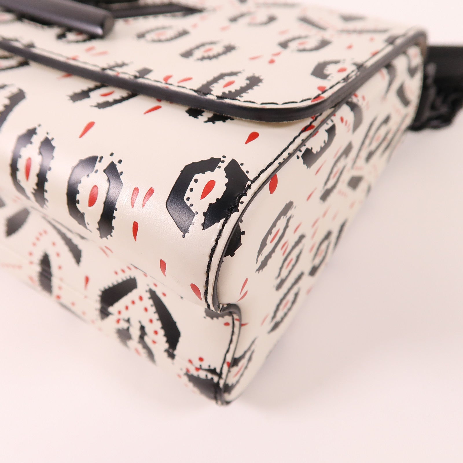 LOUIS VUITTON 牛皮皮革Graphic Print Twist MM手挽肩背兩用袋