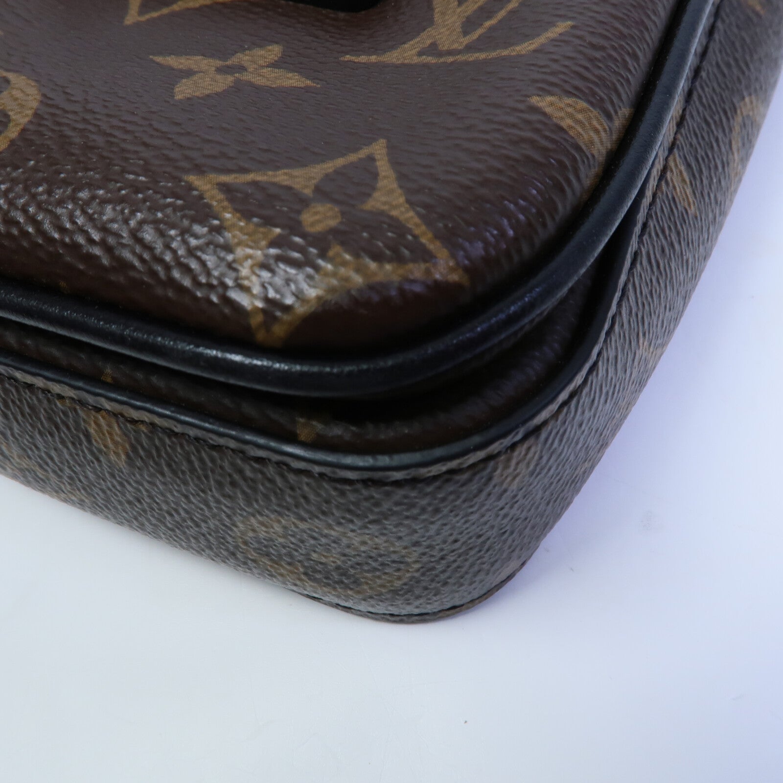 LOUIS VUITTON Monogram S-Lock Vertical肩背袋