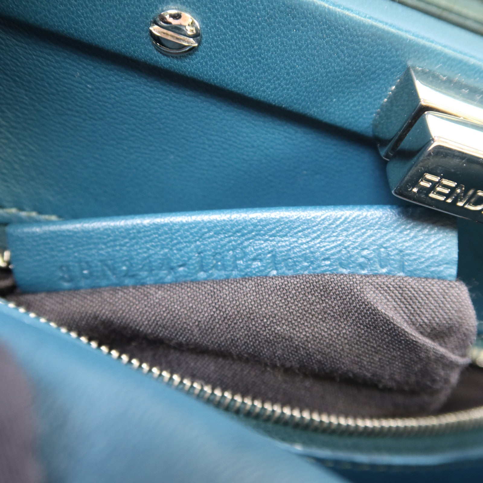 FENDI 羊皮皮革Peekaboo Wave銀扣手挽肩背兩用袋