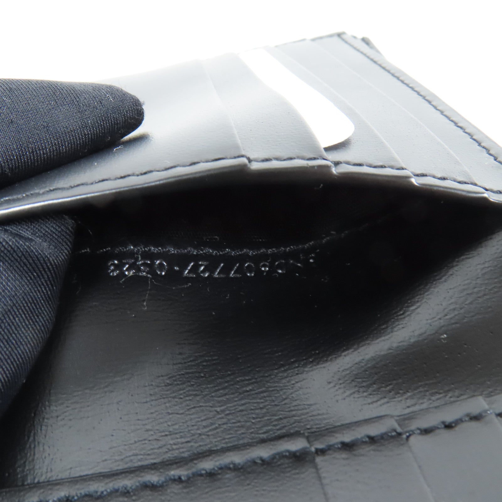 SAINT LAURENT 皮革Tiny Cassandre East/West Wallet皮革Bi-fold Wallet銀扣錢包