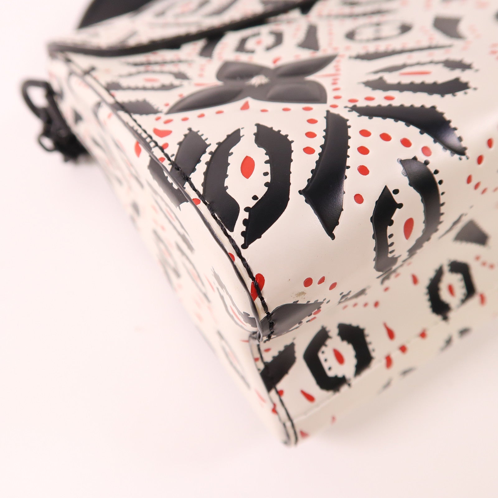 LOUIS VUITTON 牛皮皮革Graphic Print Twist MM手挽肩背兩用袋
