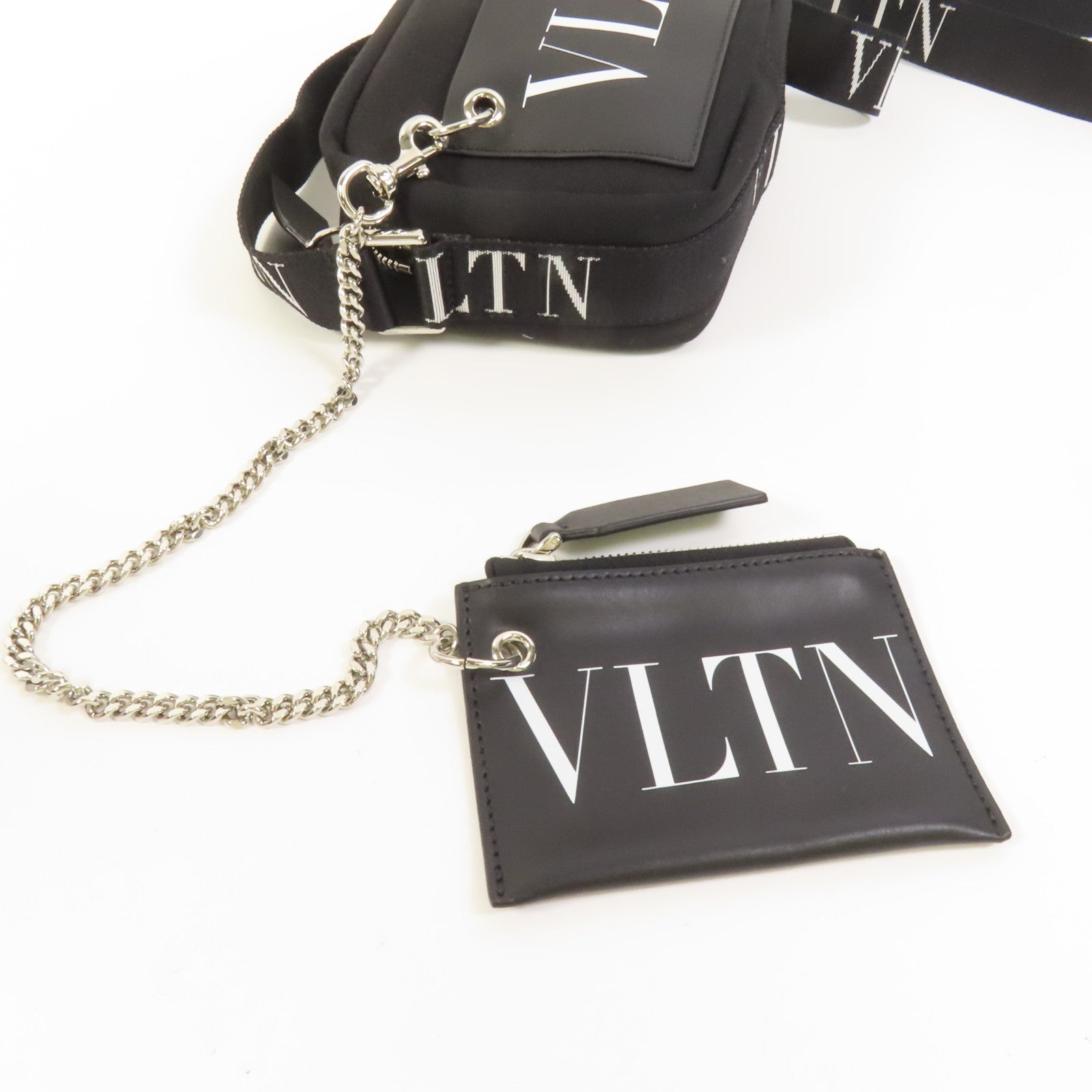 Valentino 帆布VLTN Garavami Shoulder Bag銀扣肩背袋