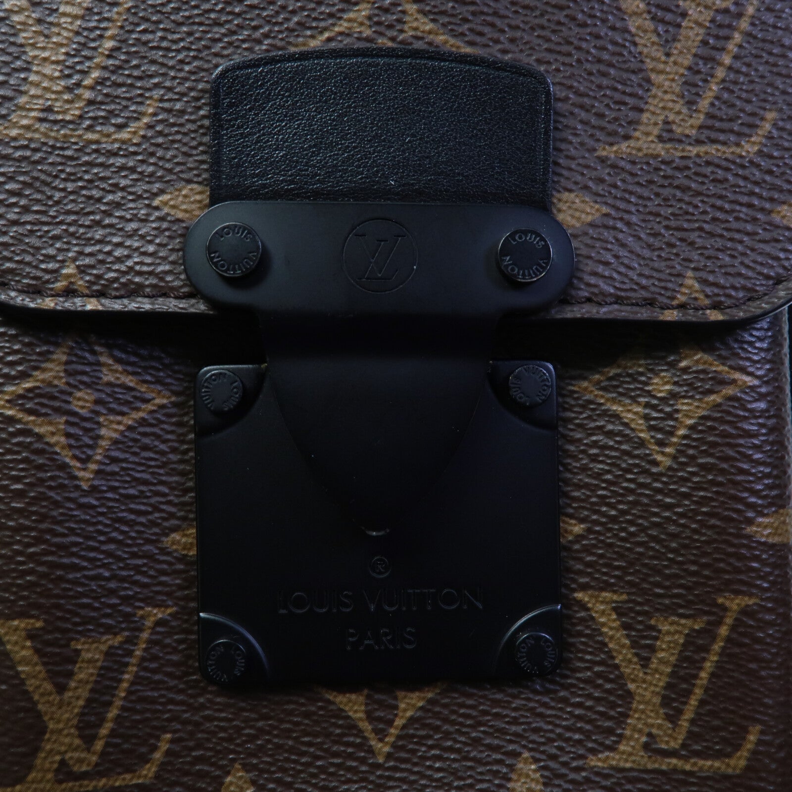 LOUIS VUITTON Monogram S-Lock Vertical肩背袋