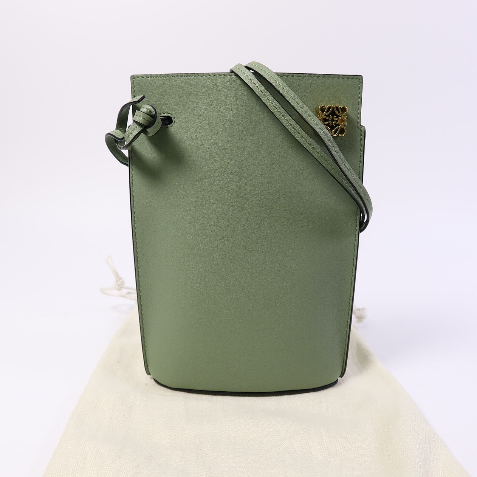 LOEWE 牛皮皮革Dice Pocket In Classic肩背袋