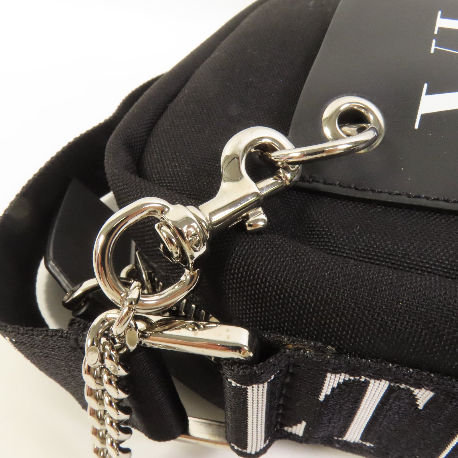 Valentino 帆布VLTN Garavami Shoulder Bag銀扣肩背袋