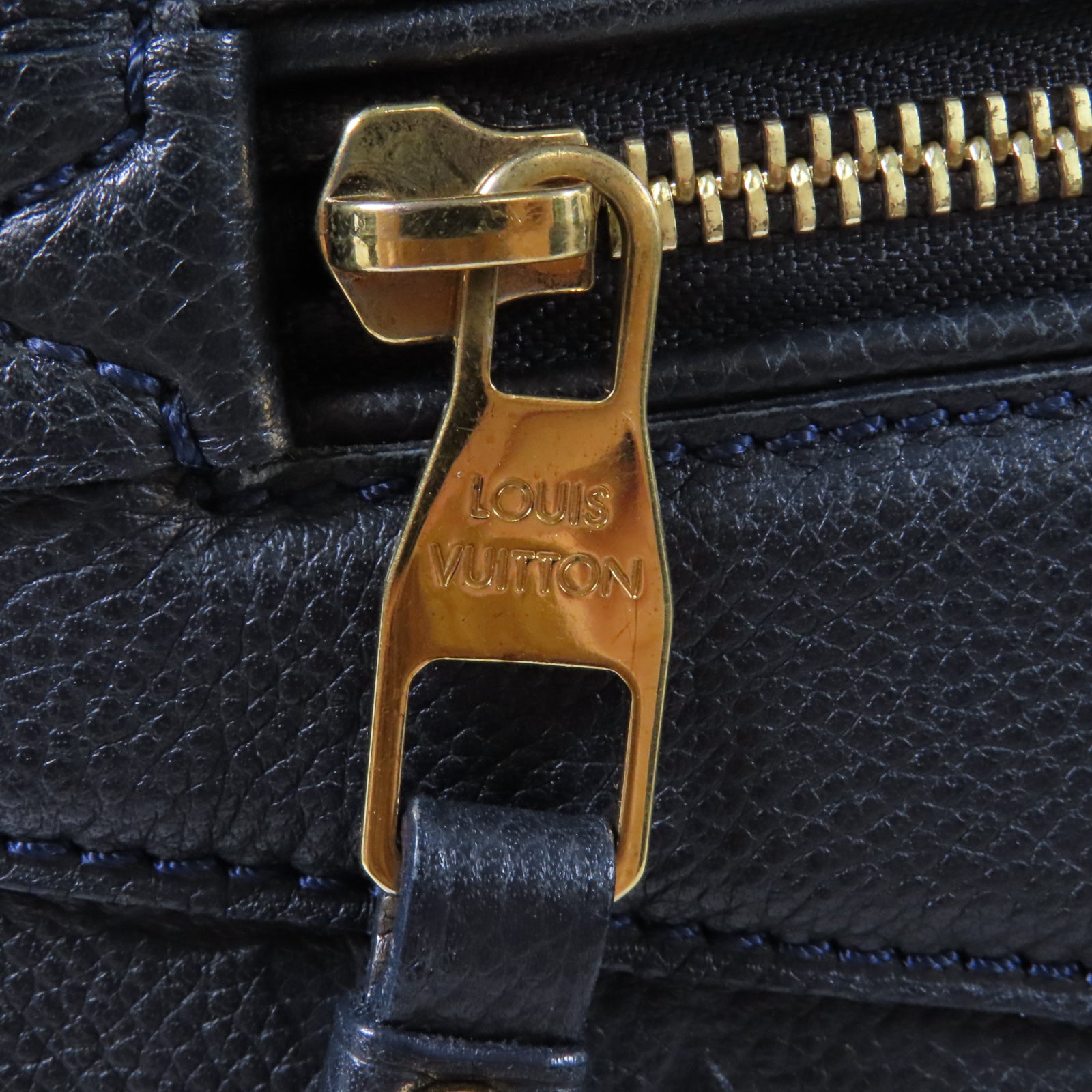LOUIS VUITTON Monogram Empreinte Lumineuse GM金扣肩背袋黑色