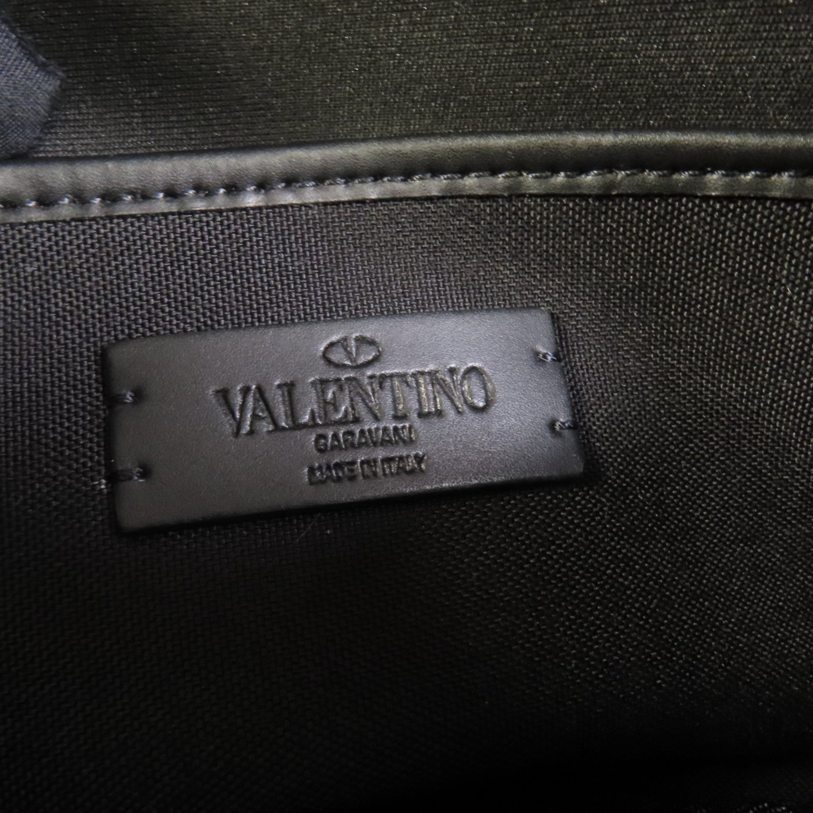 Valentino 帆布VLTN Garavami Shoulder Bag銀扣肩背袋