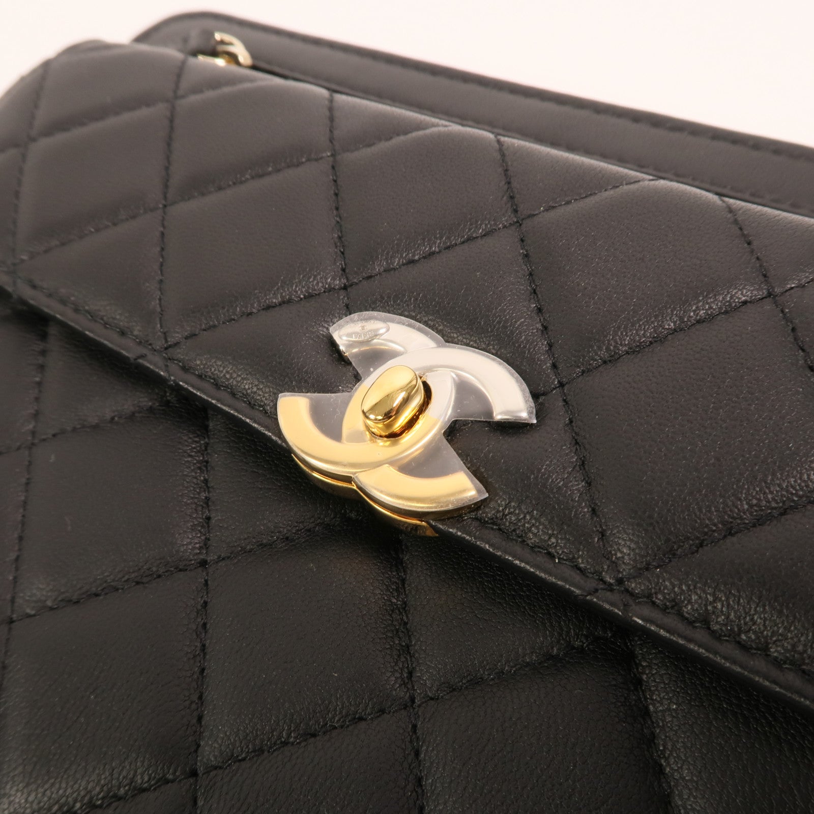 CHANEL 羊皮皮革Clutch金扣手拿包