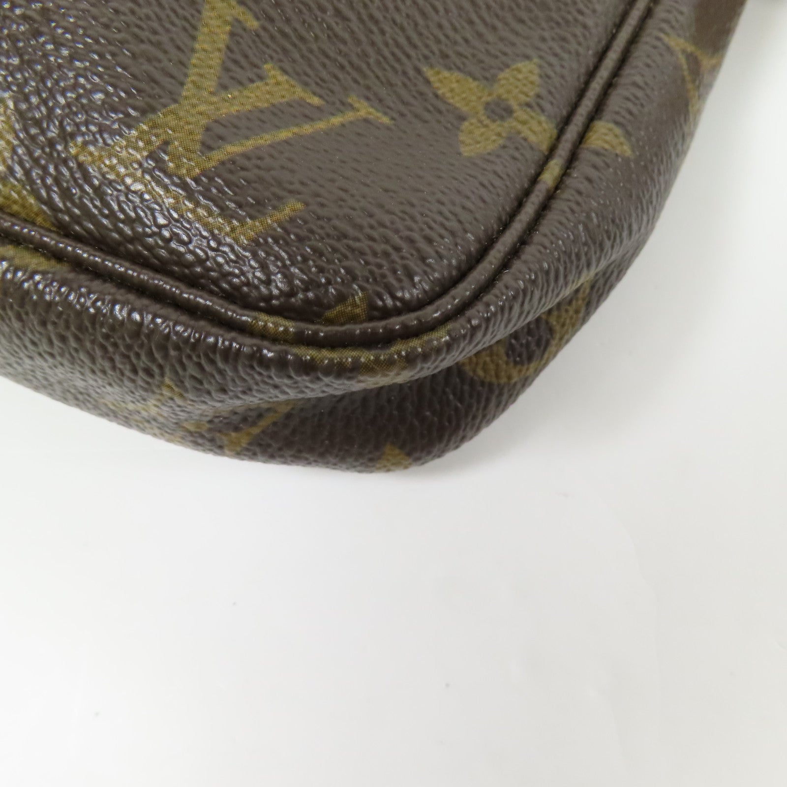 LOUIS VUITTON Monogram Pochette Accessoires金扣手挽袋棕色
