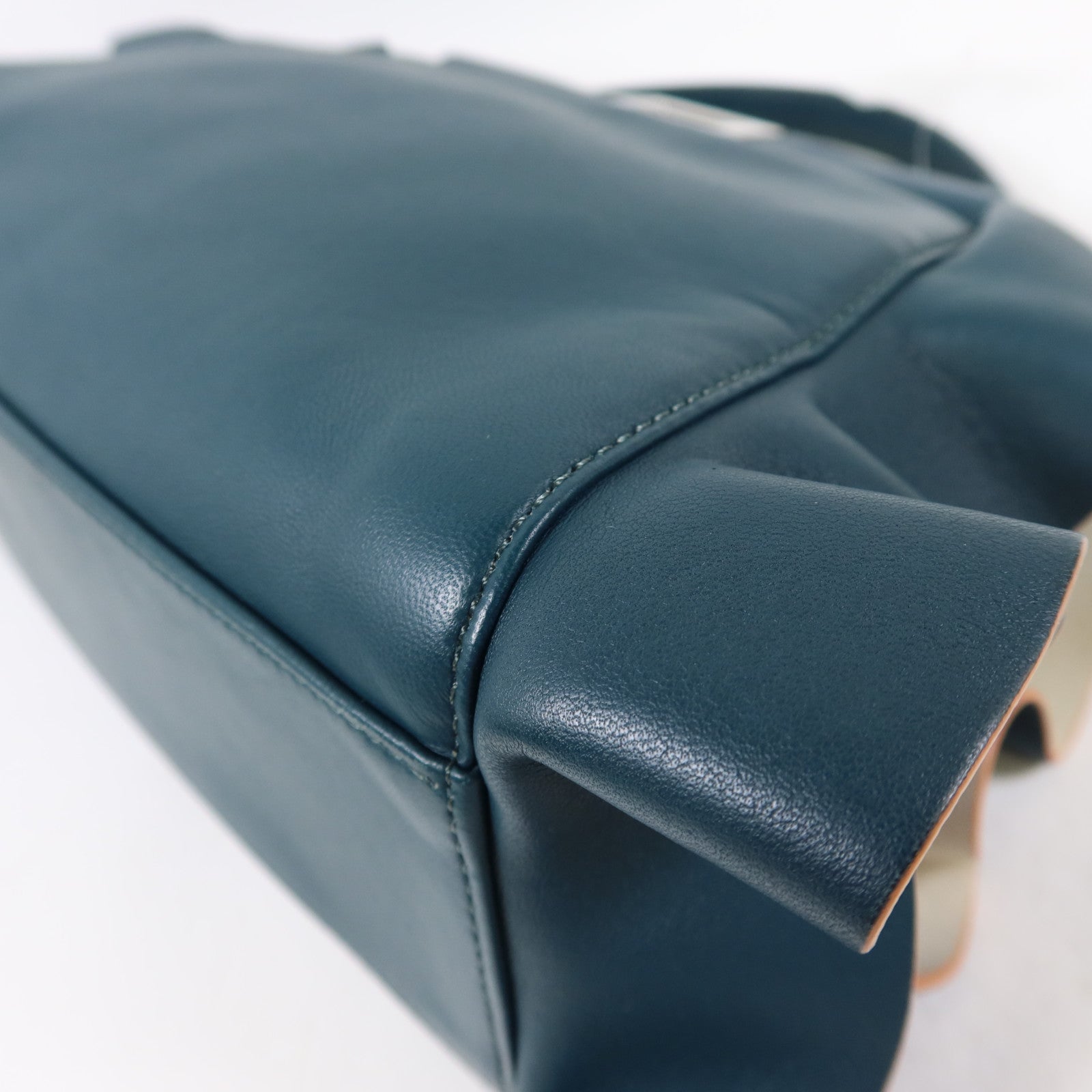 FENDI 羊皮皮革Peekaboo Wave銀扣手挽肩背兩用袋