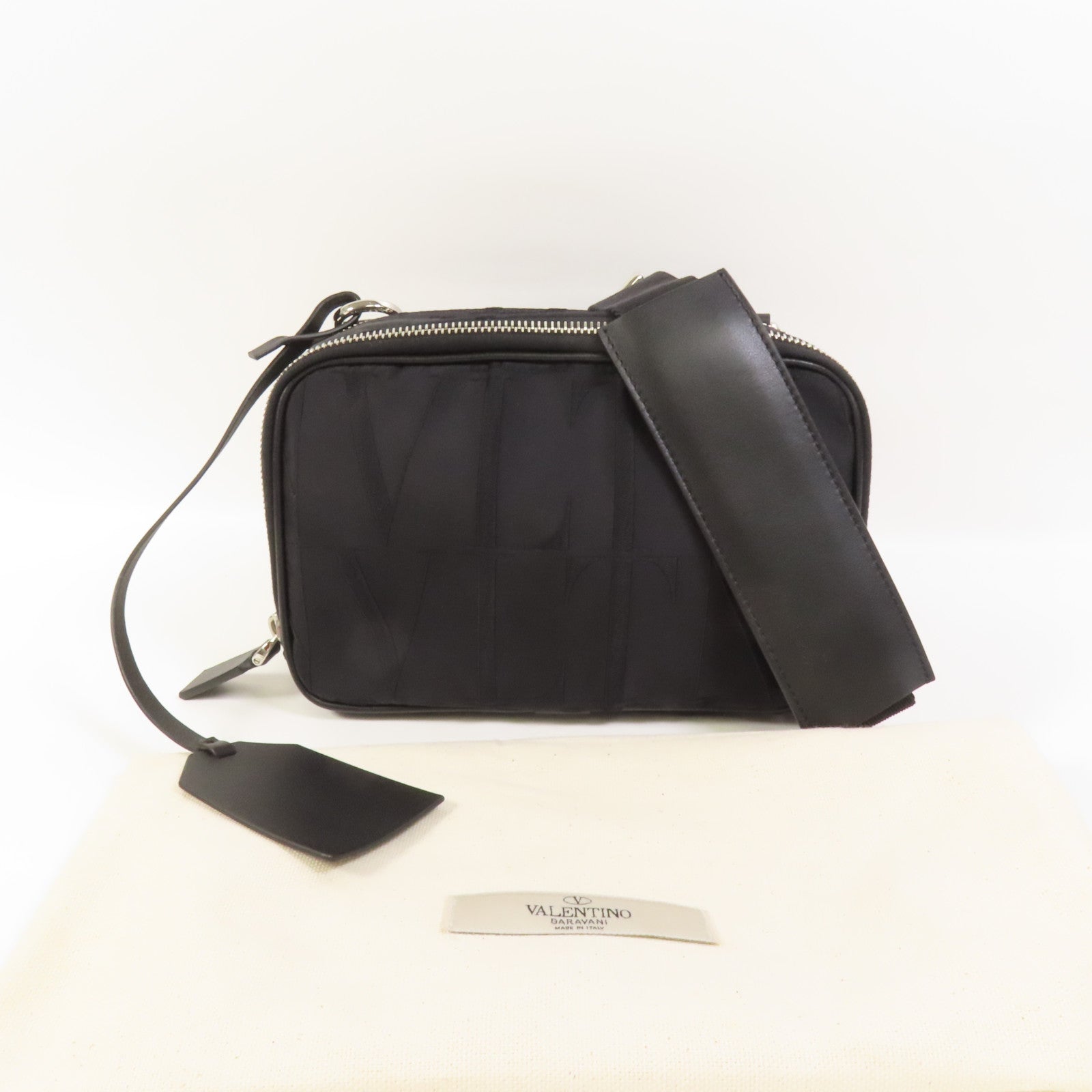 Valentino 尼龍Camera Bag銀扣肩背袋