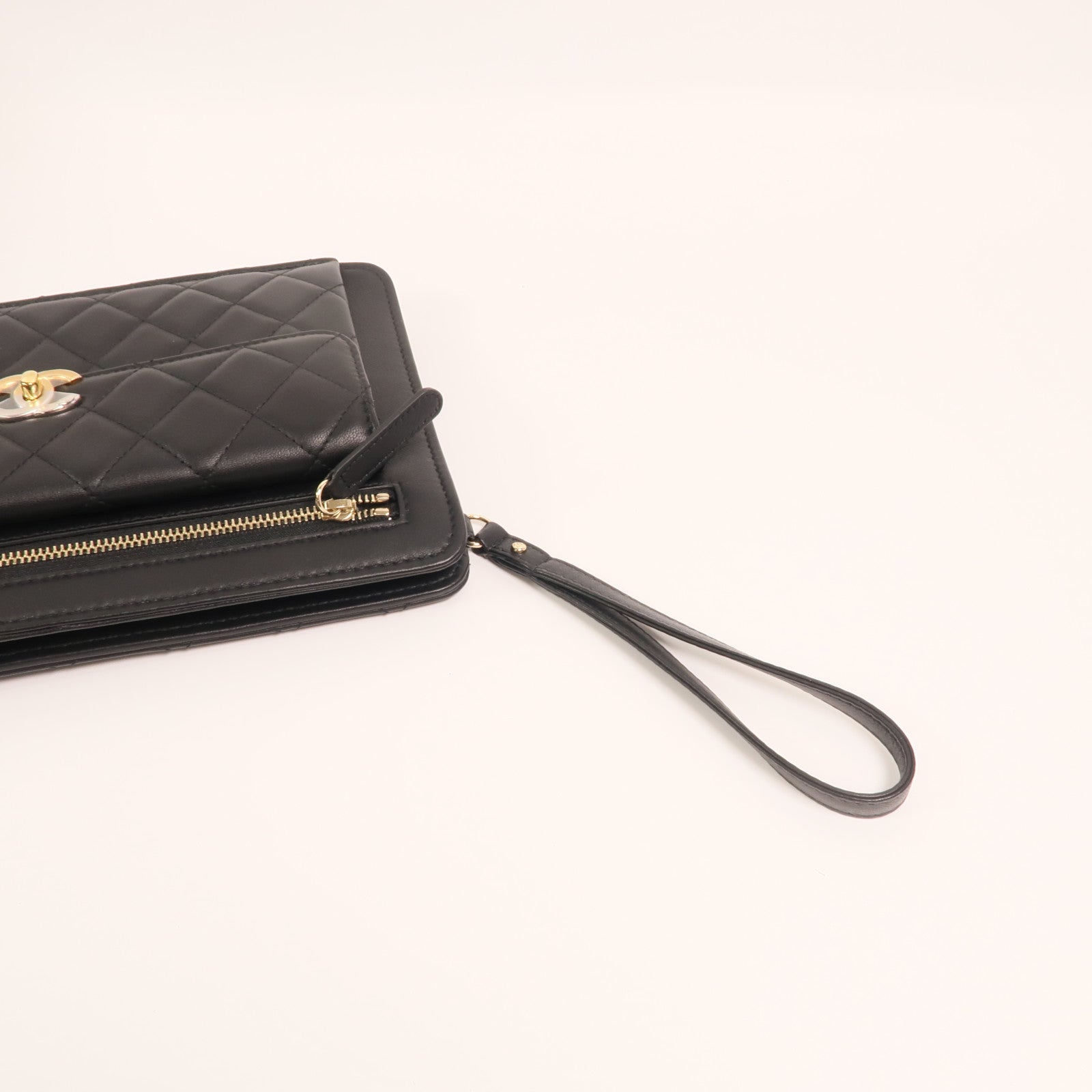 CHANEL 羊皮皮革Clutch金扣手拿包