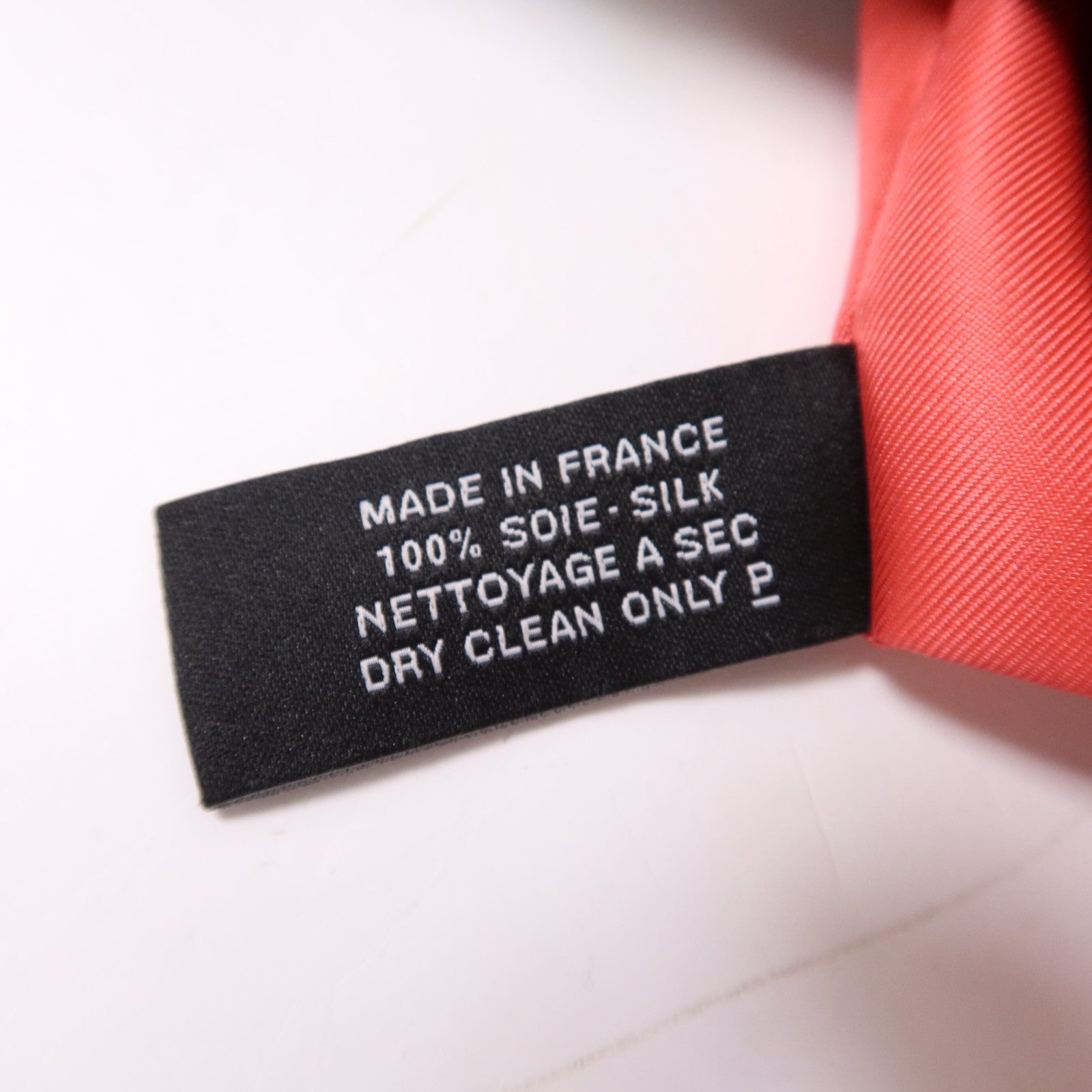 HERMES 絲質Silkycity 33銀扣肩背袋