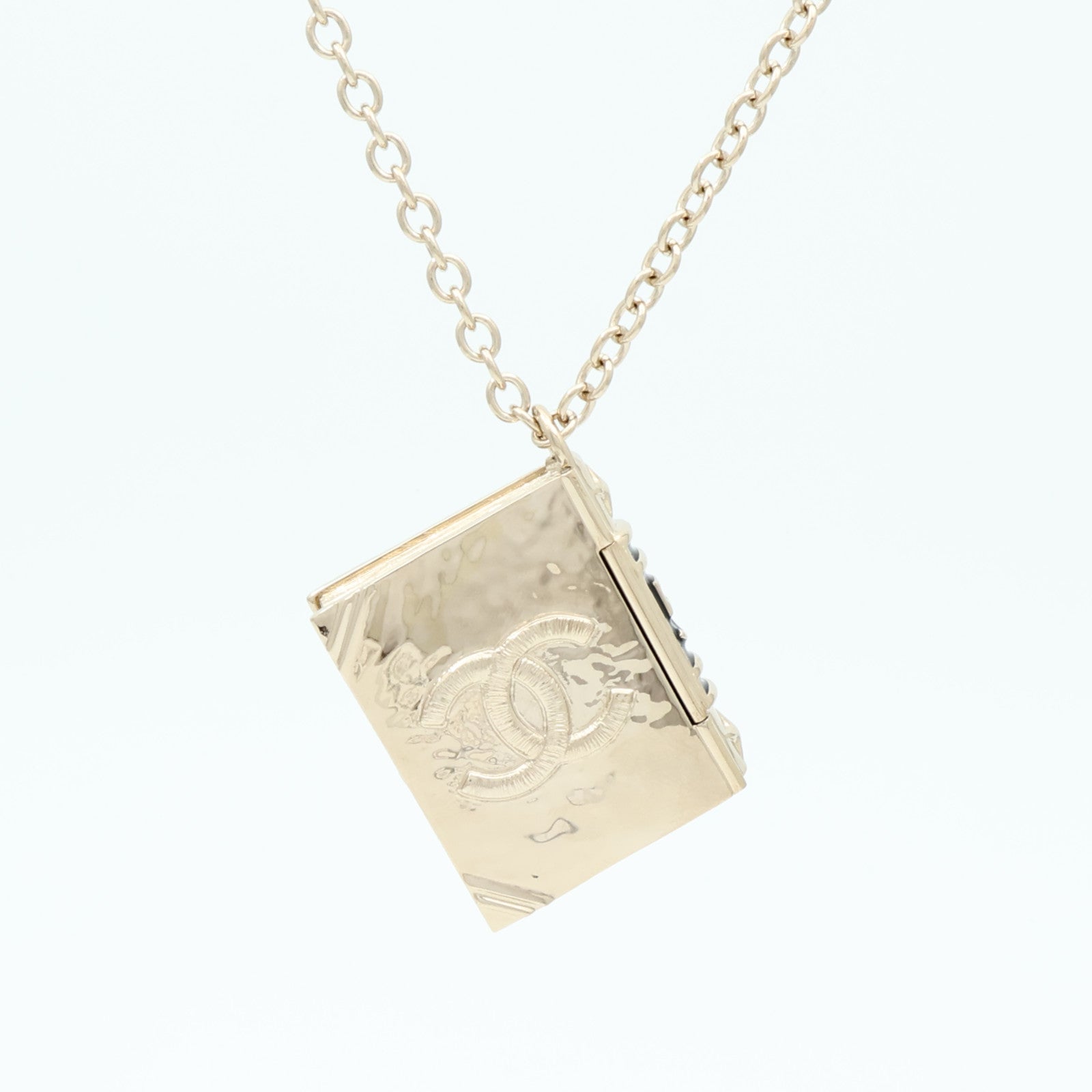 CHANEL 金屬CC Lion Book Locket項鍊