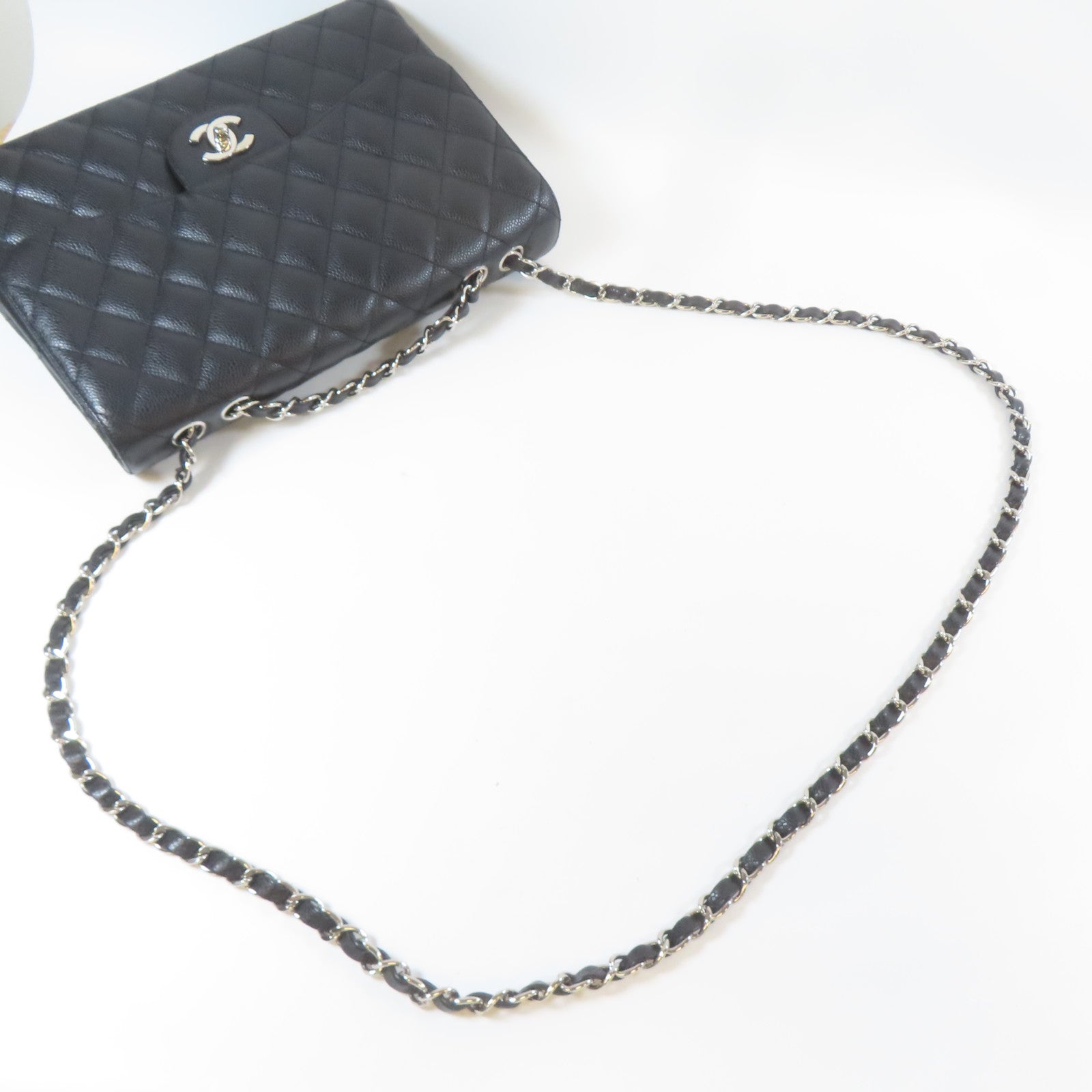 CHANEL 【激減優惠】菱格Caviar皮革Classic 30CM銀扣鏈帶肩背袋黑色