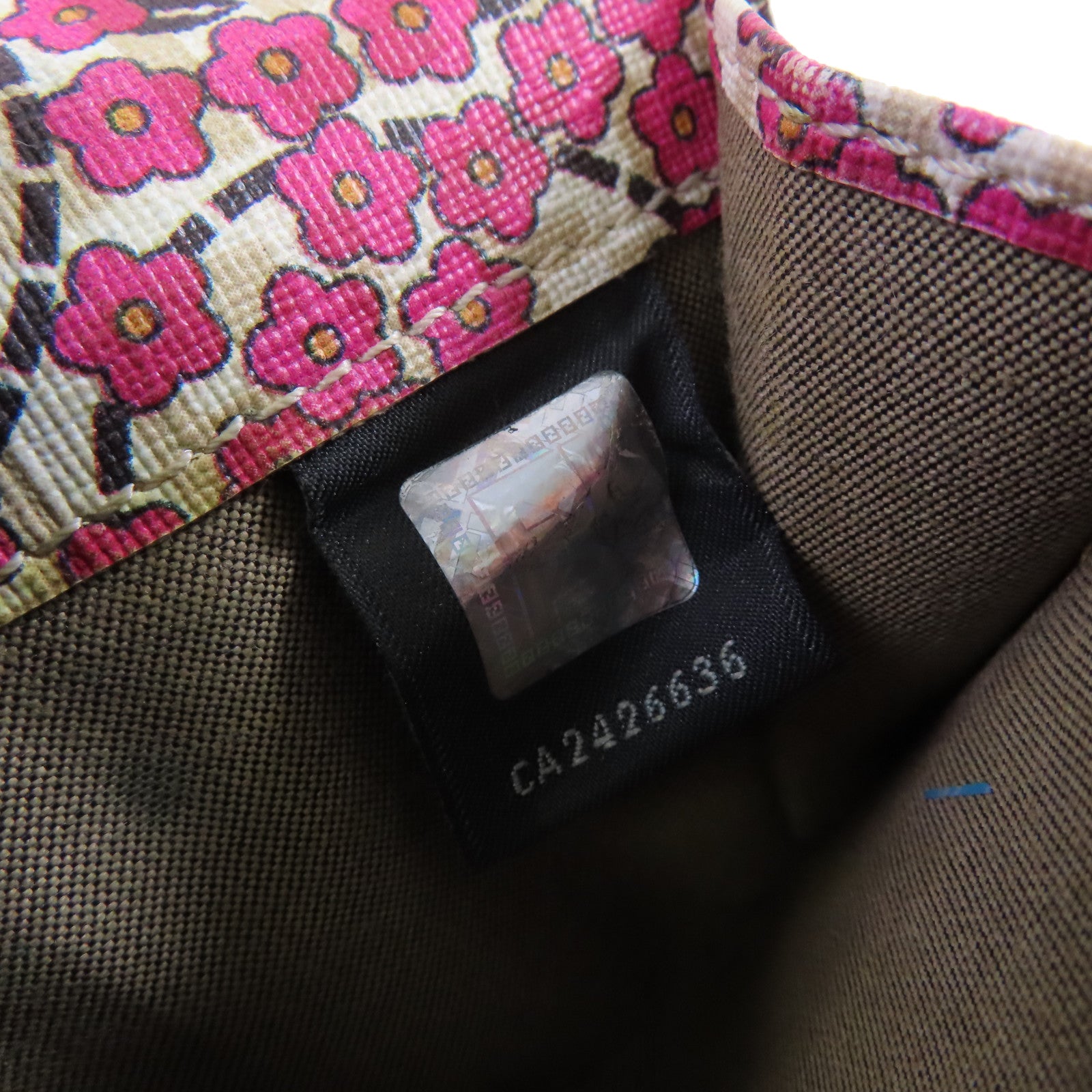 FENDI 塗層帆布Short Wallet金扣短錢包米白色