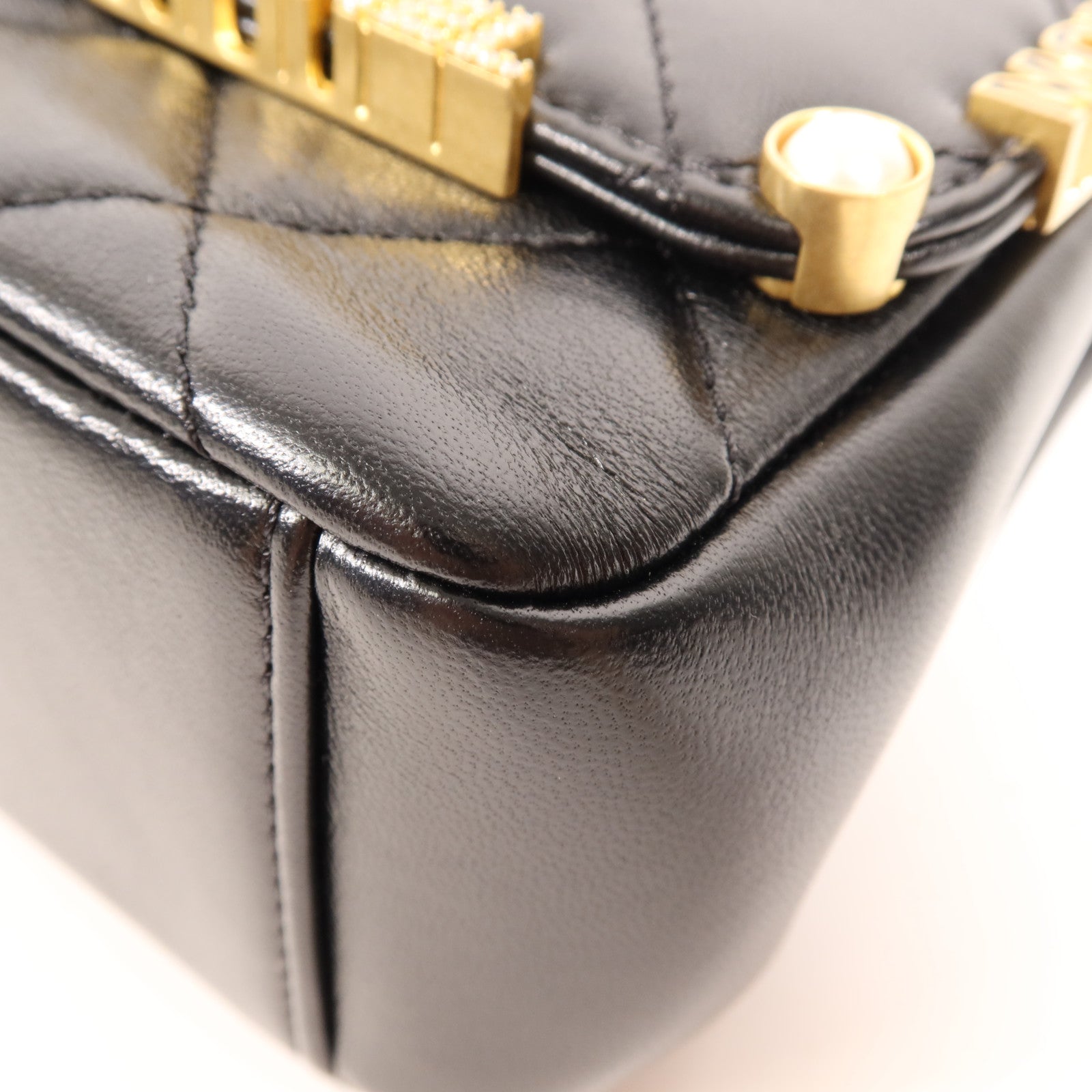 CHANEL 羊皮皮革Matelasse Mini Flap Bag金扣鏈帶肩背袋