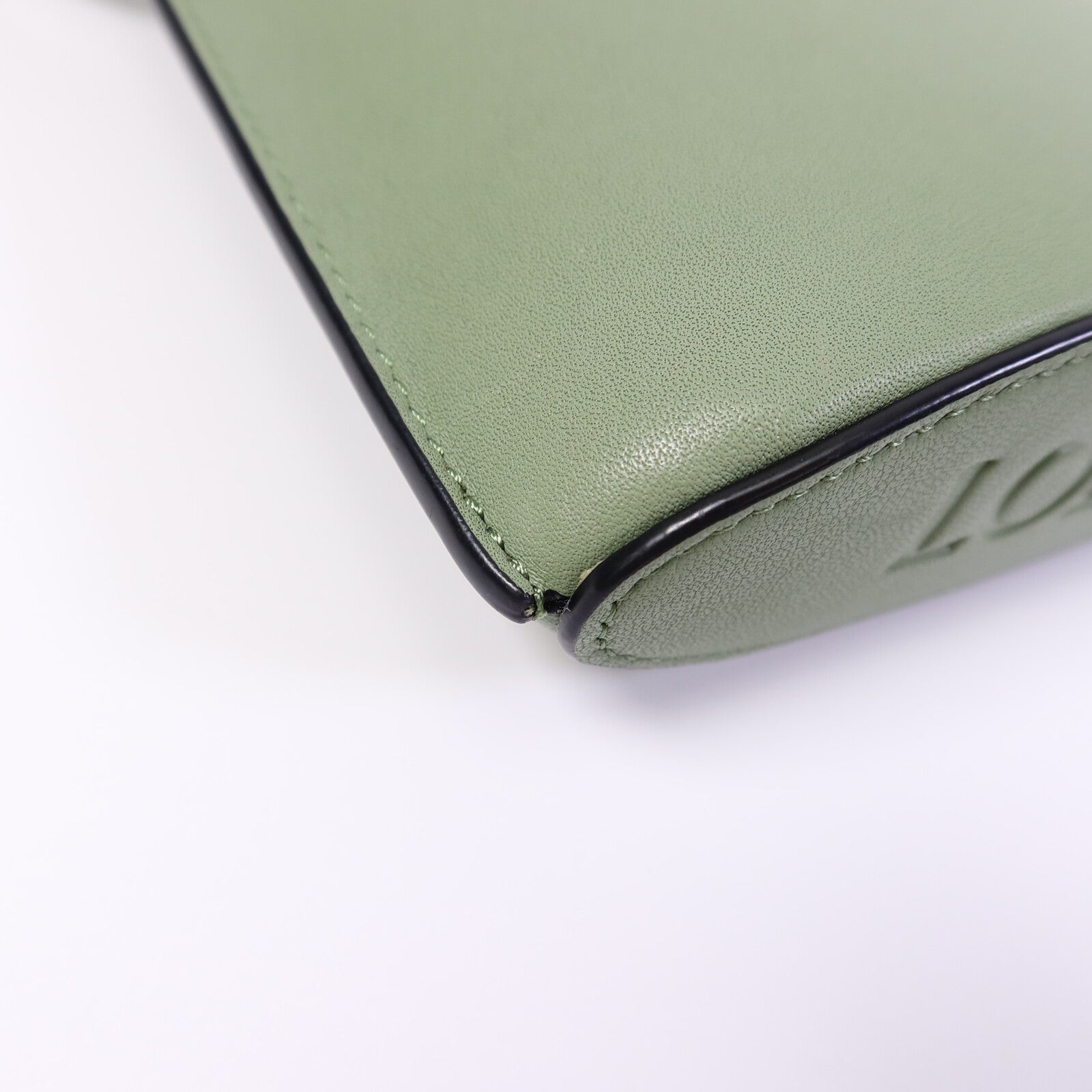 LOEWE 牛皮皮革Dice Pocket In Classic肩背袋