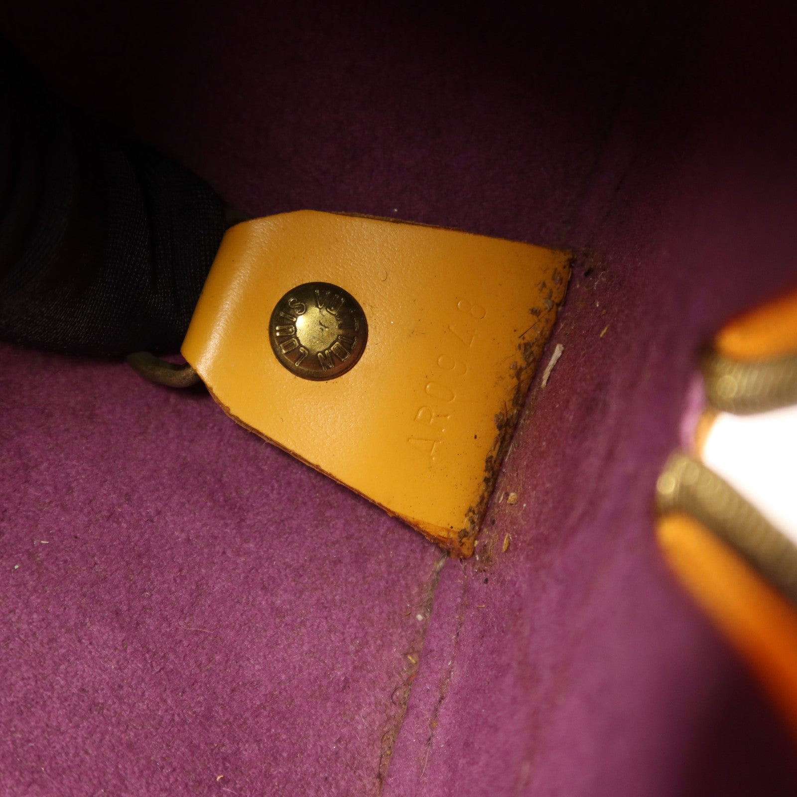 LOUIS VUITTON Epi Soufflot金扣手挽袋