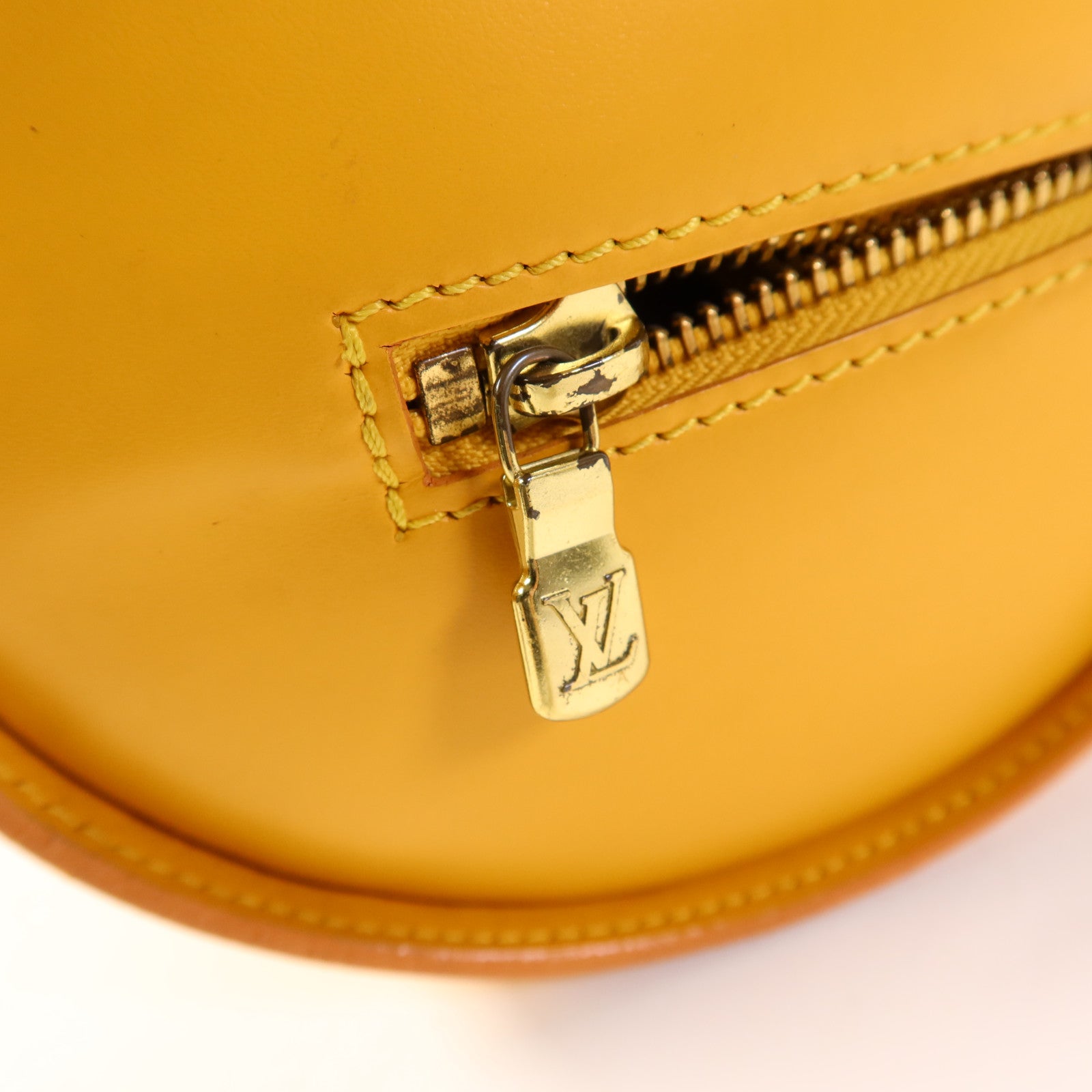 LOUIS VUITTON Epi Soufflot金扣手挽袋