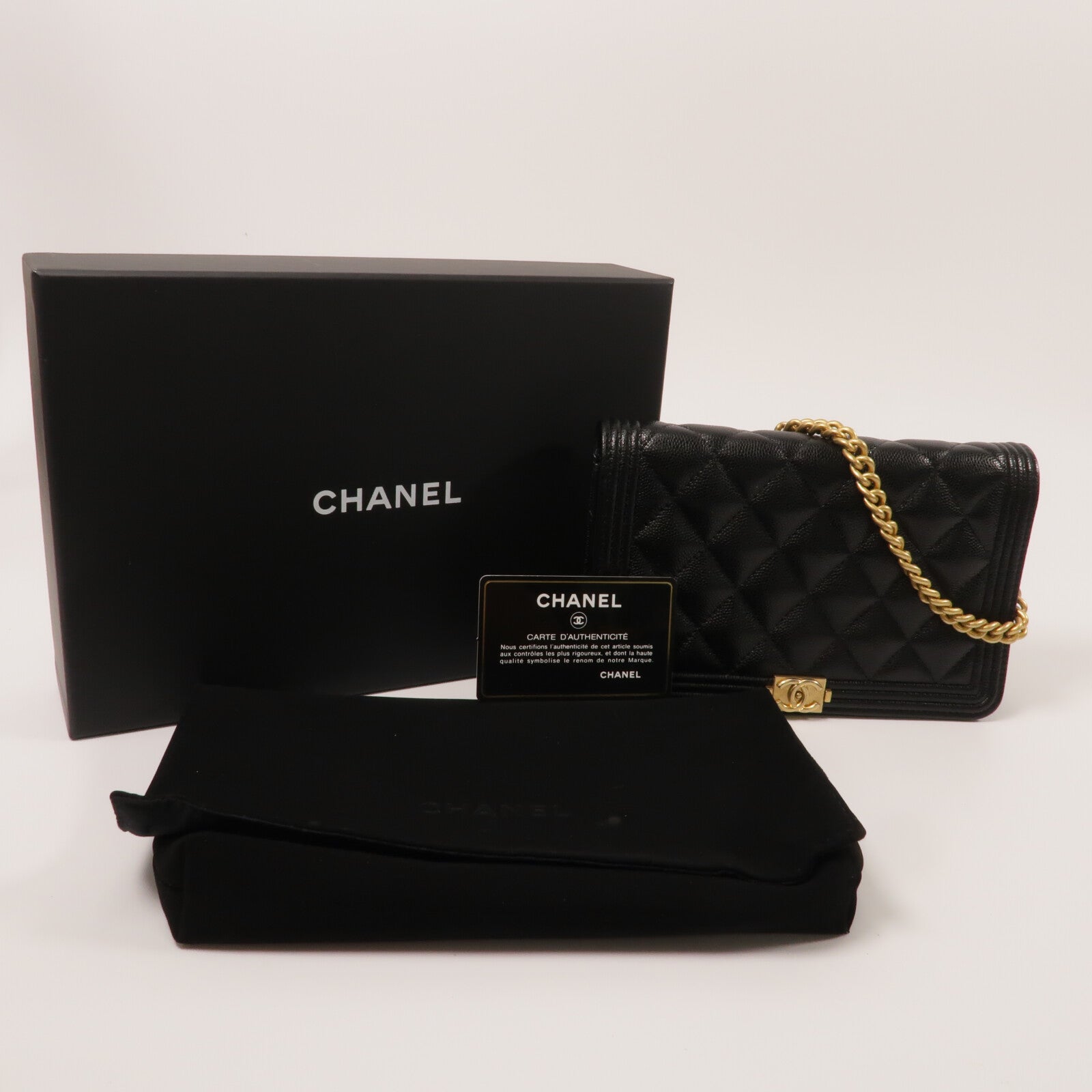 CHANEL 牛皮皮革Boy Wallet On Chain鏈帶肩背袋