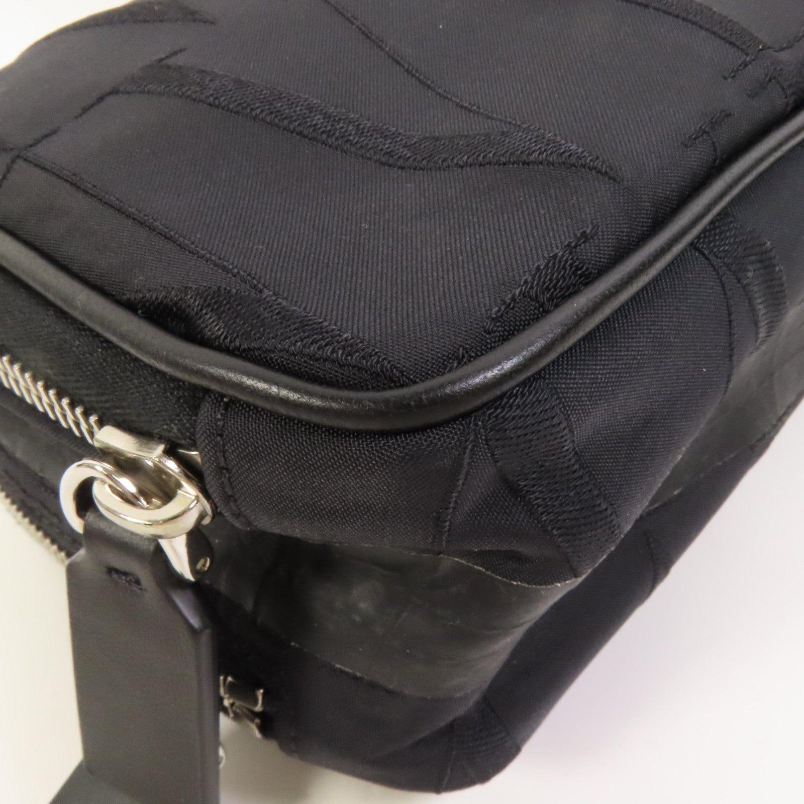 Valentino 尼龍Camera Bag銀扣肩背袋