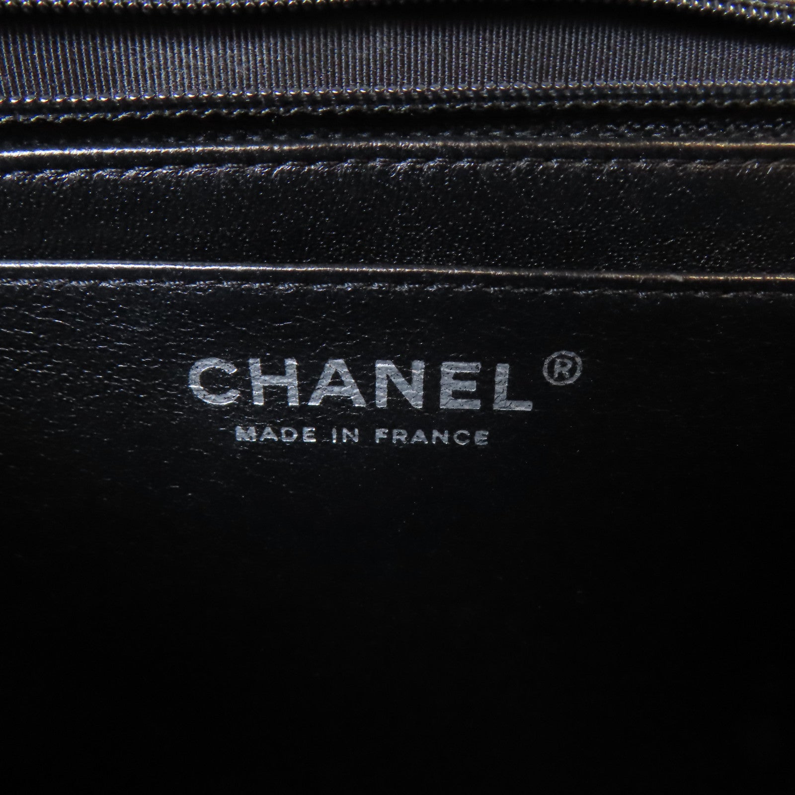 CHANEL 【激減優惠】菱格Caviar皮革Classic 30CM銀扣鏈帶肩背袋黑色