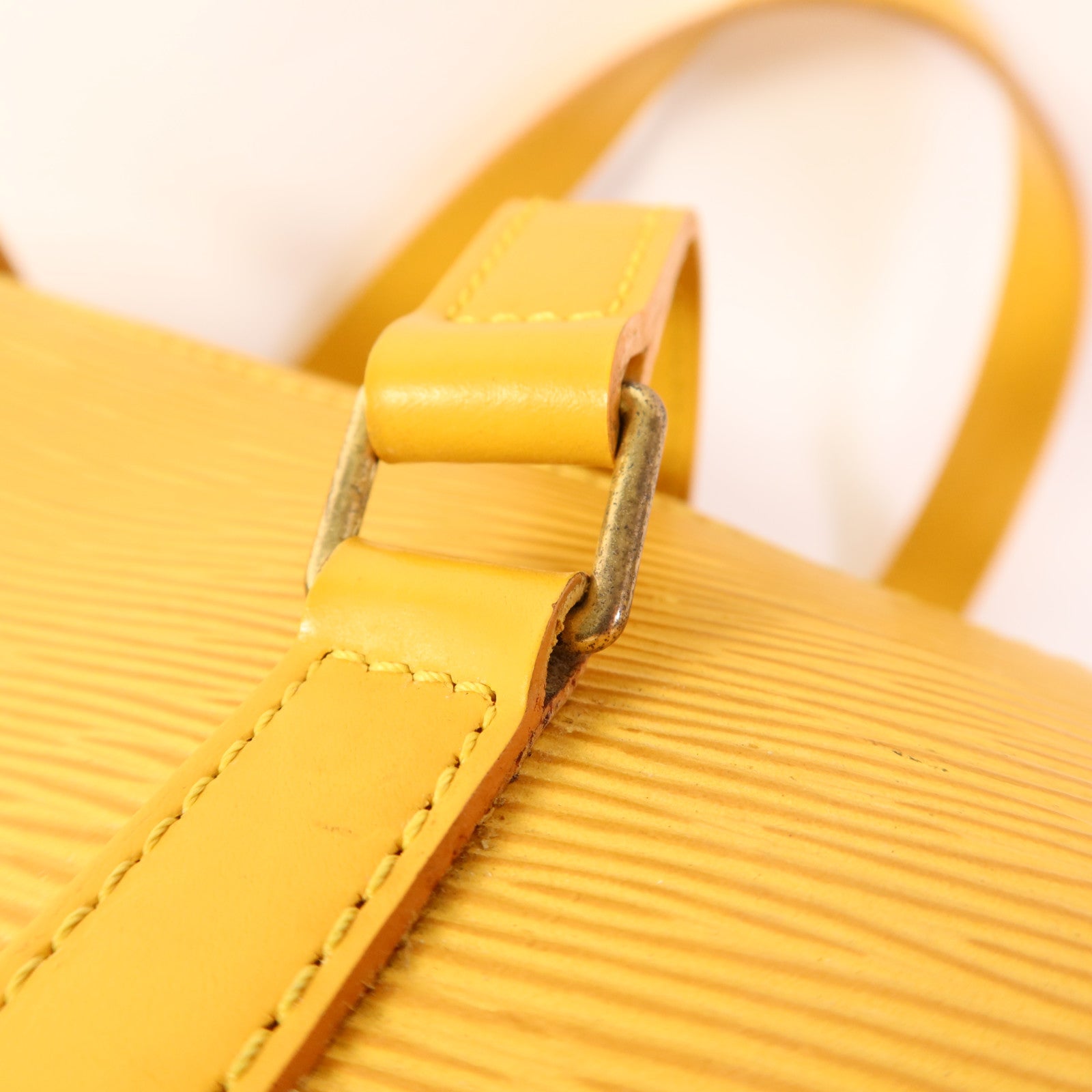 LOUIS VUITTON Epi Soufflot金扣手挽袋