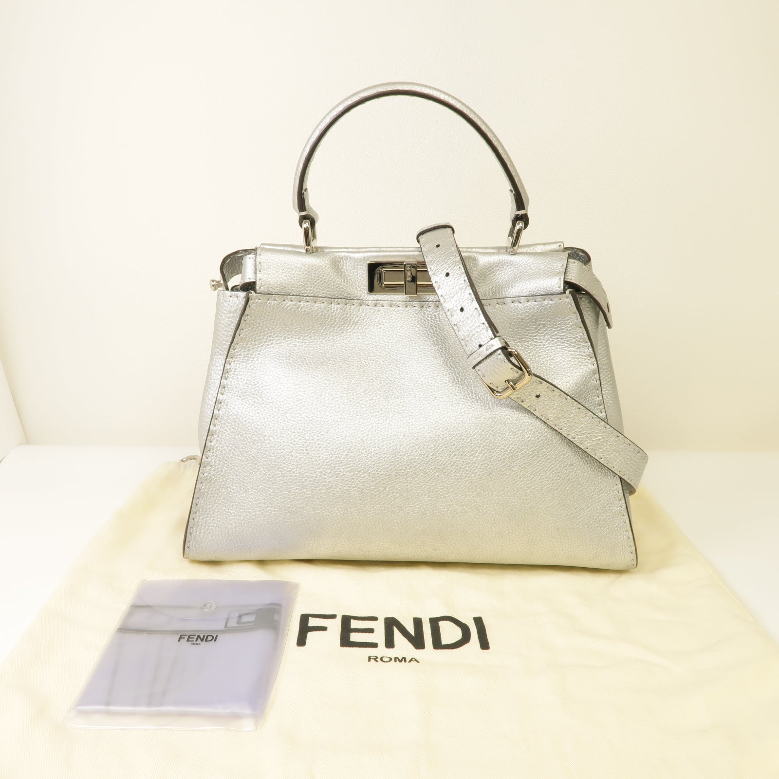 FENDI 【激減優惠】牛皮皮革Peekaboo Medium銀扣手挽肩背兩用袋銀色