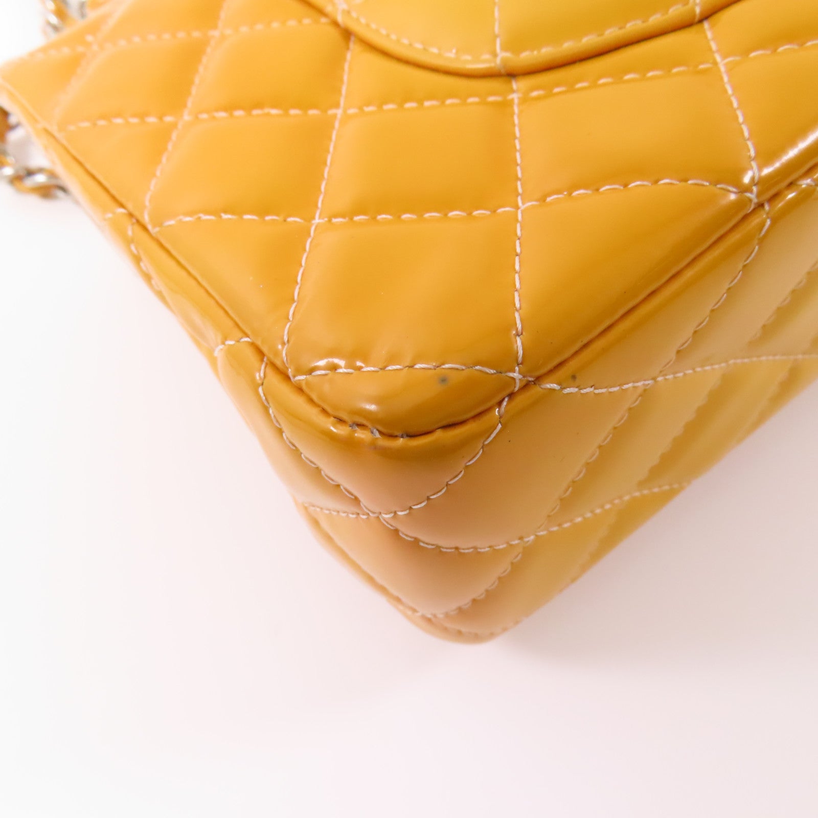 CHANEL 漆皮皮革Classic 25銀扣鏈帶肩背袋