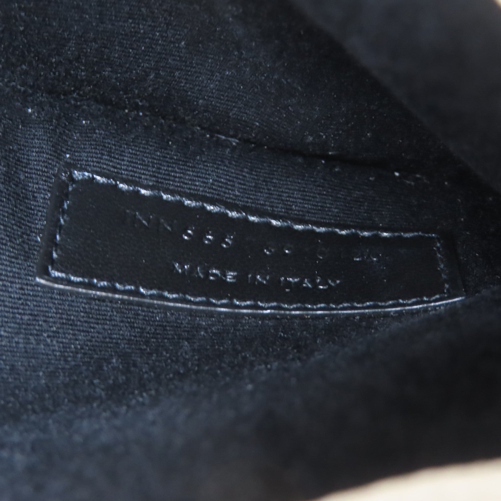 YVES SAINT LAURENT 牛皮皮革Clutch Bag金扣手拿包米色