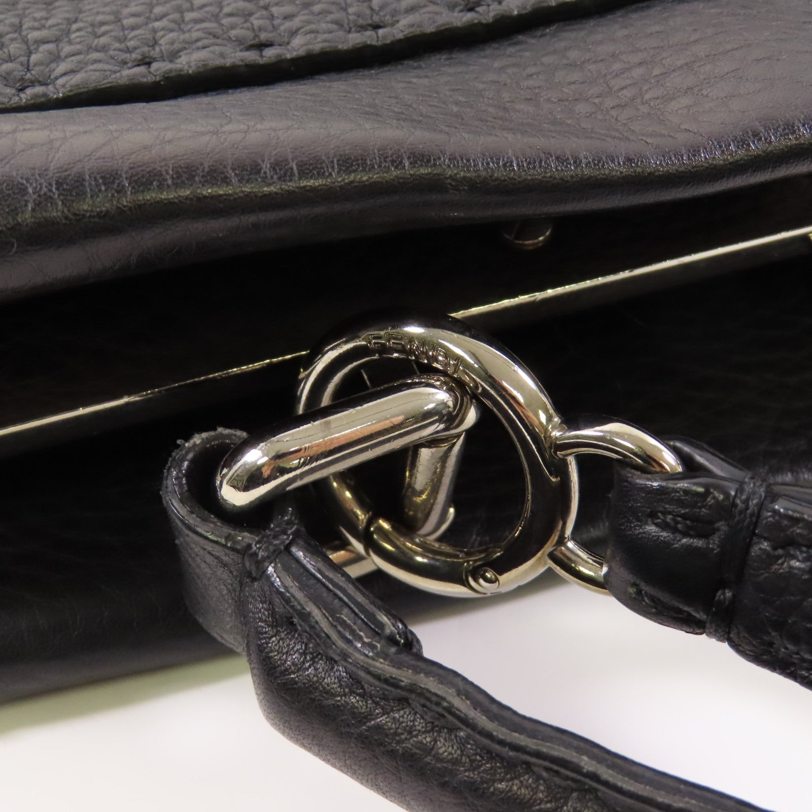 FENDI 【激減優惠】牛皮皮革Peekaboo銀扣肩背袋/手挽袋黑色