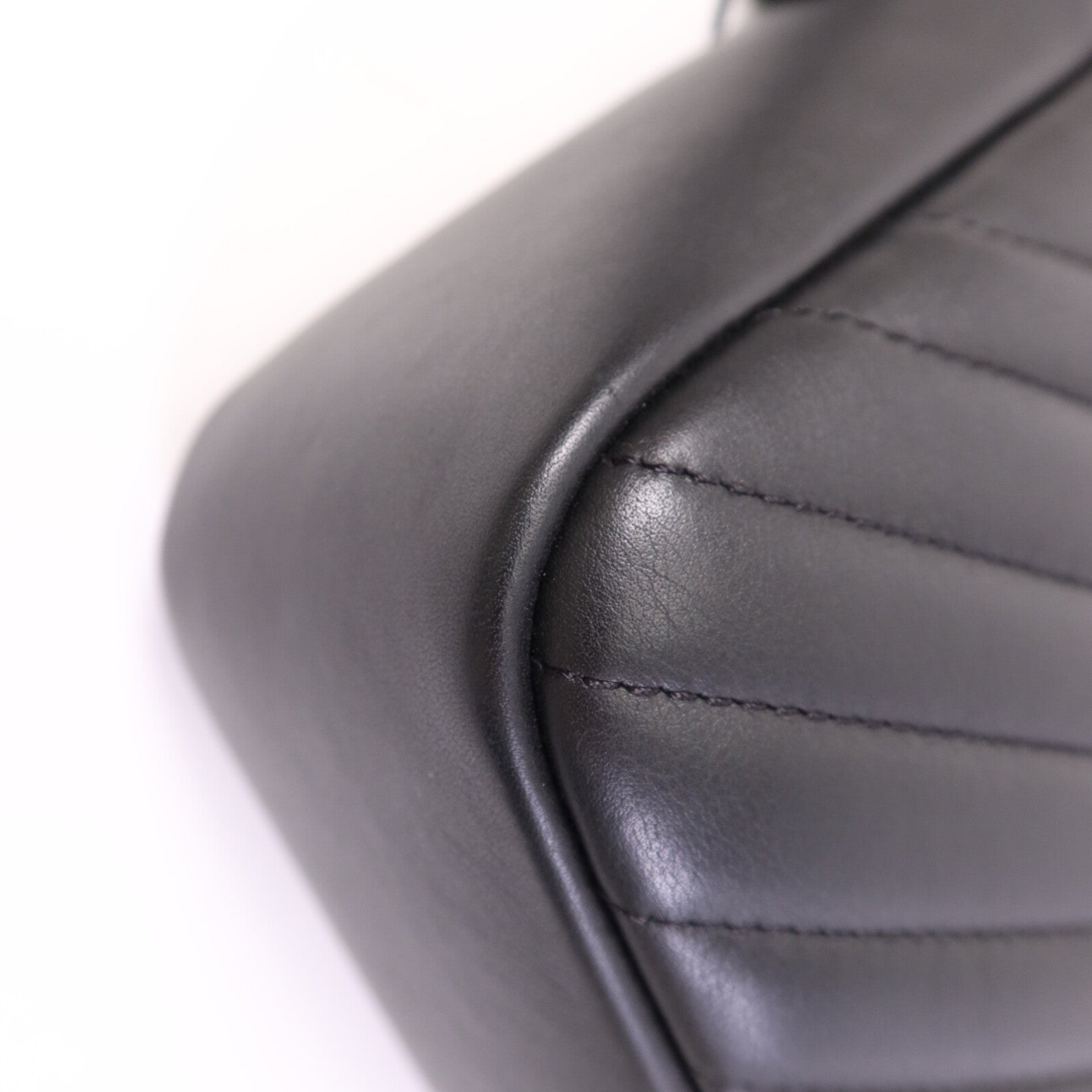 CHANEL 【激減優惠】牛皮皮革Shoulder Bag銀扣鏈帶肩背袋