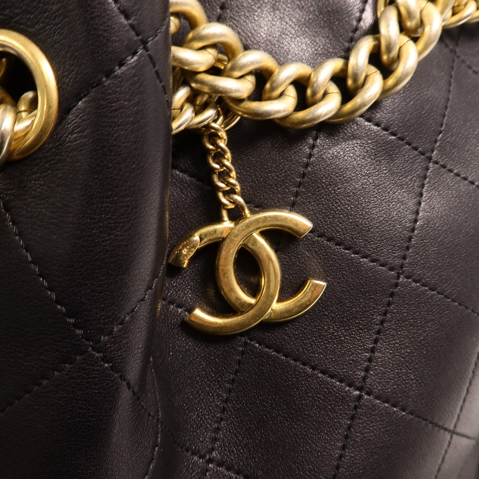 CHANEL 牛皮皮革Drawstring Bucket鏈帶手挽肩背兩用袋