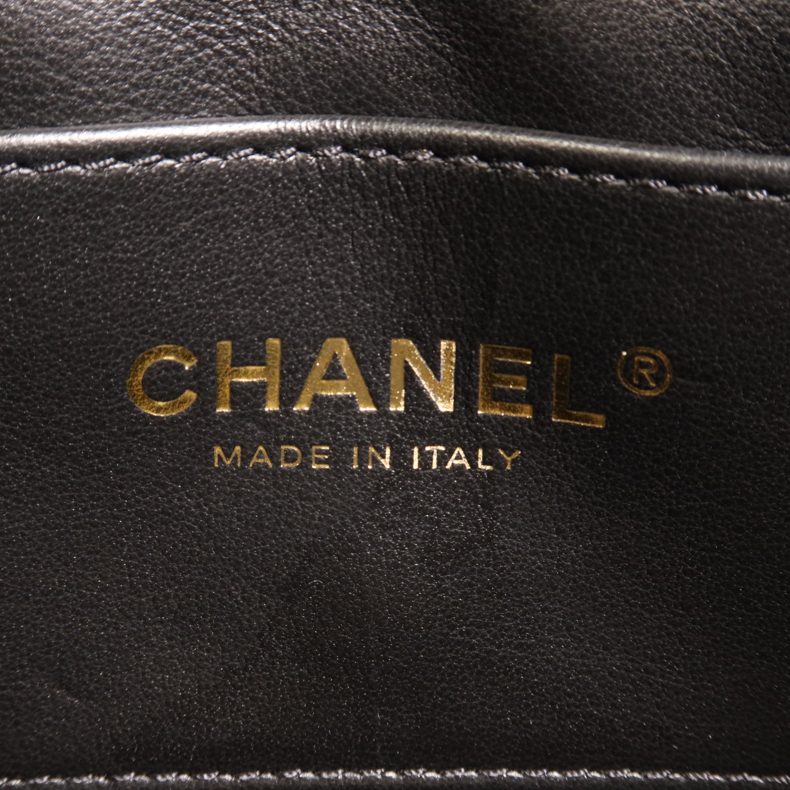 CHANEL 羊皮皮革Matelasse Mini Flap Bag金扣鏈帶肩背袋