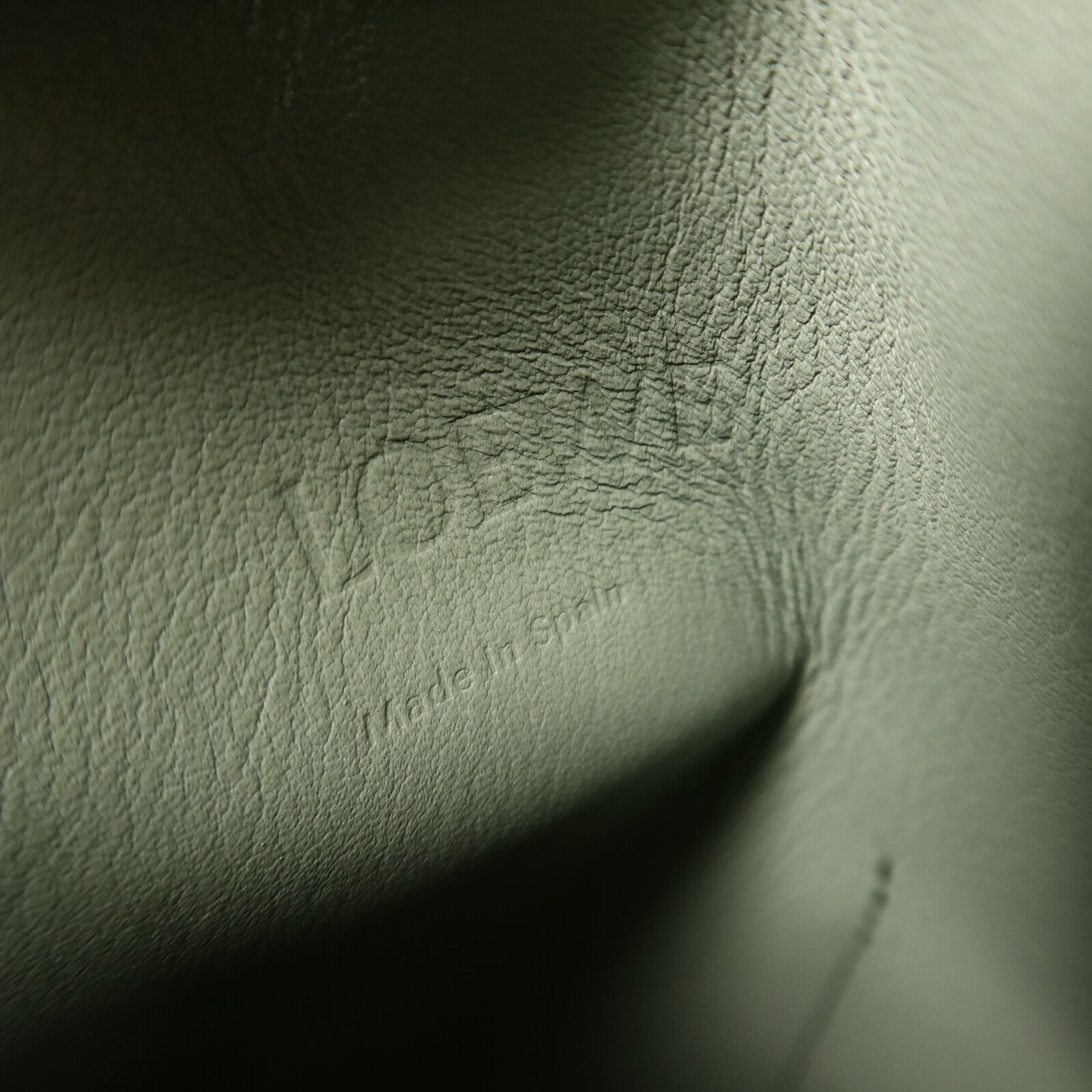 LOEWE 牛皮皮革Dice Pocket In Classic肩背袋