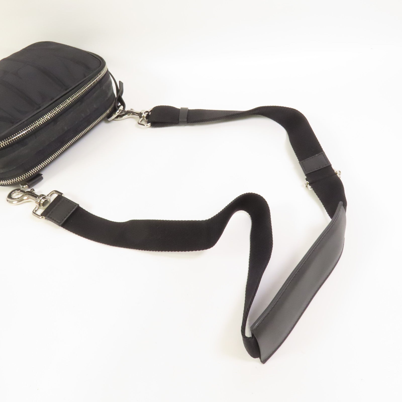 Valentino 尼龍Camera Bag銀扣肩背袋