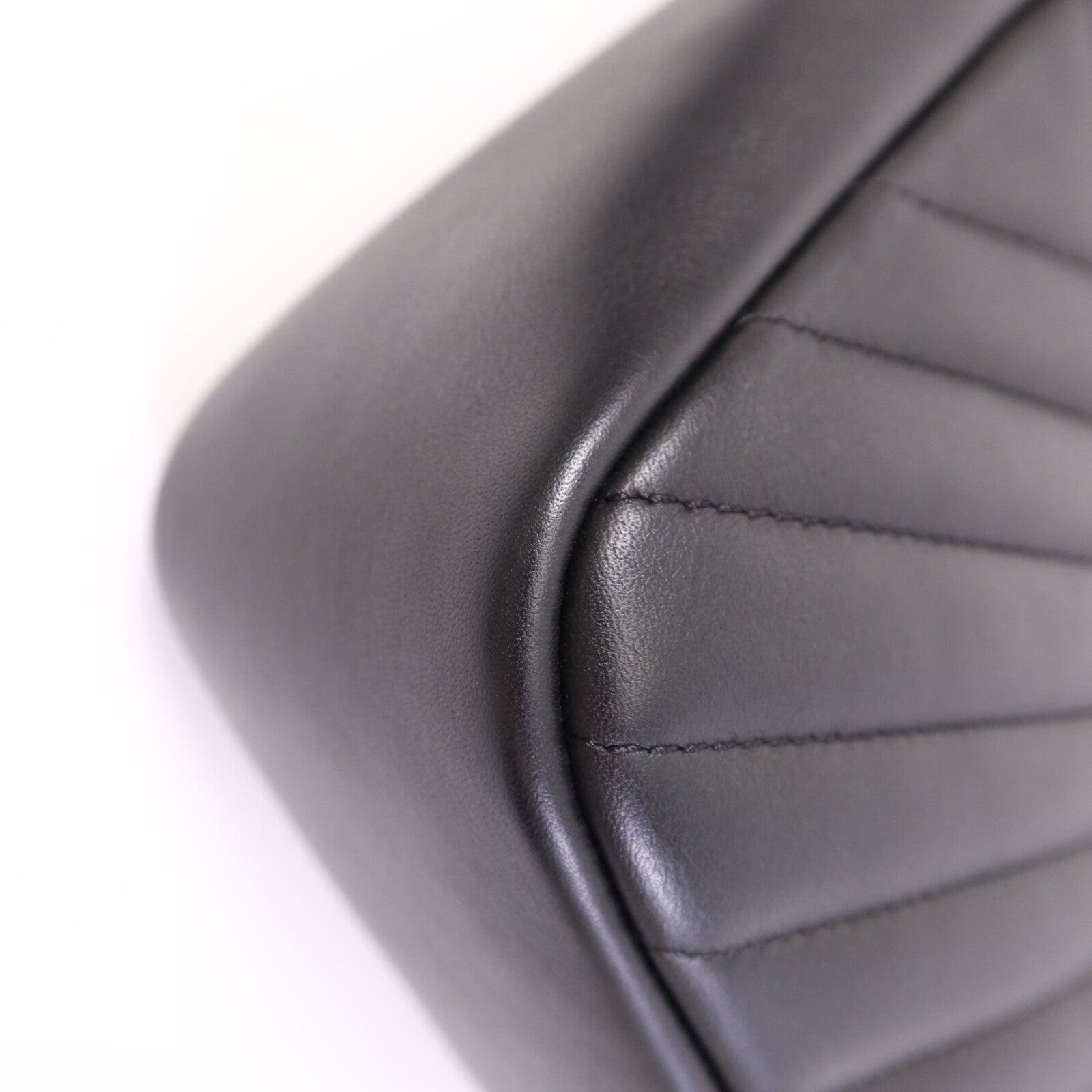CHANEL 【激減優惠】牛皮皮革Shoulder Bag銀扣鏈帶肩背袋