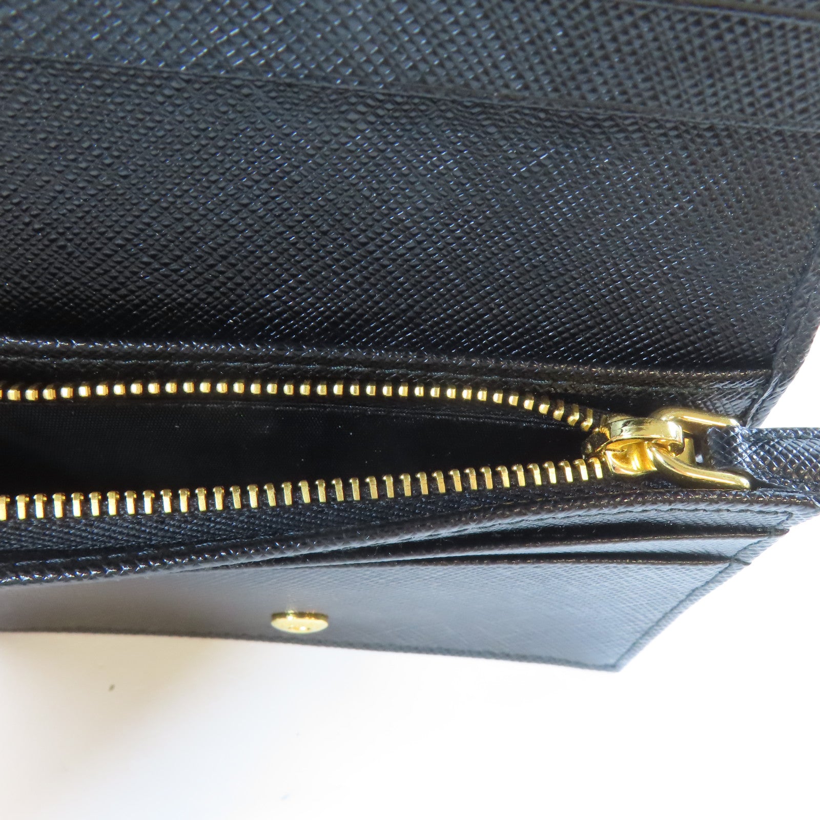 PRADA 牛皮皮革Small Wallet折叠錢包黑色