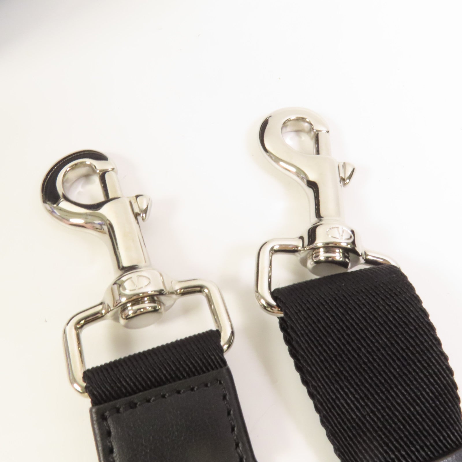 Valentino 尼龍Camera Bag銀扣肩背袋