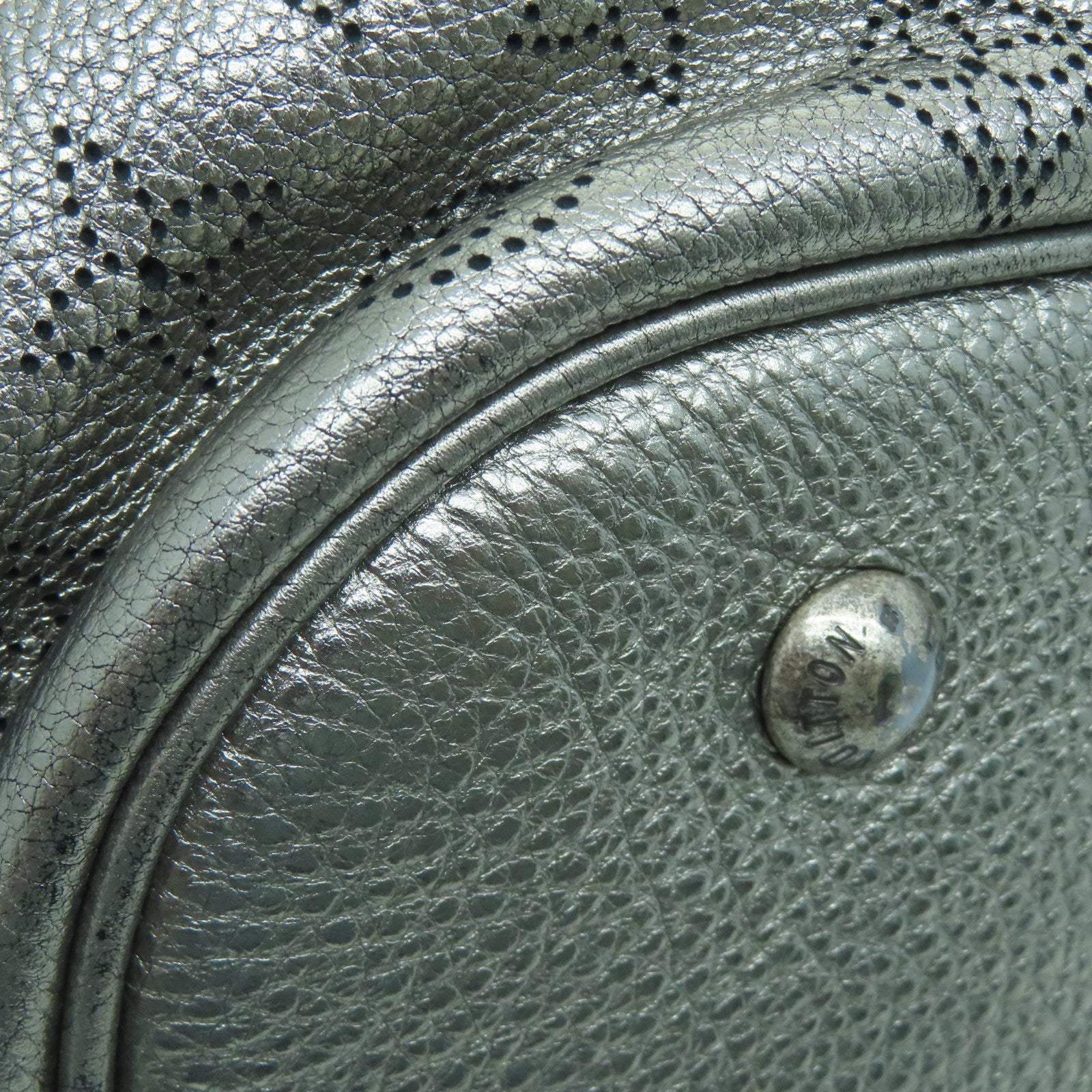 LOUIS VUITTON 【激減優惠】Monogram Mahina XS銀扣肩背袋銀色